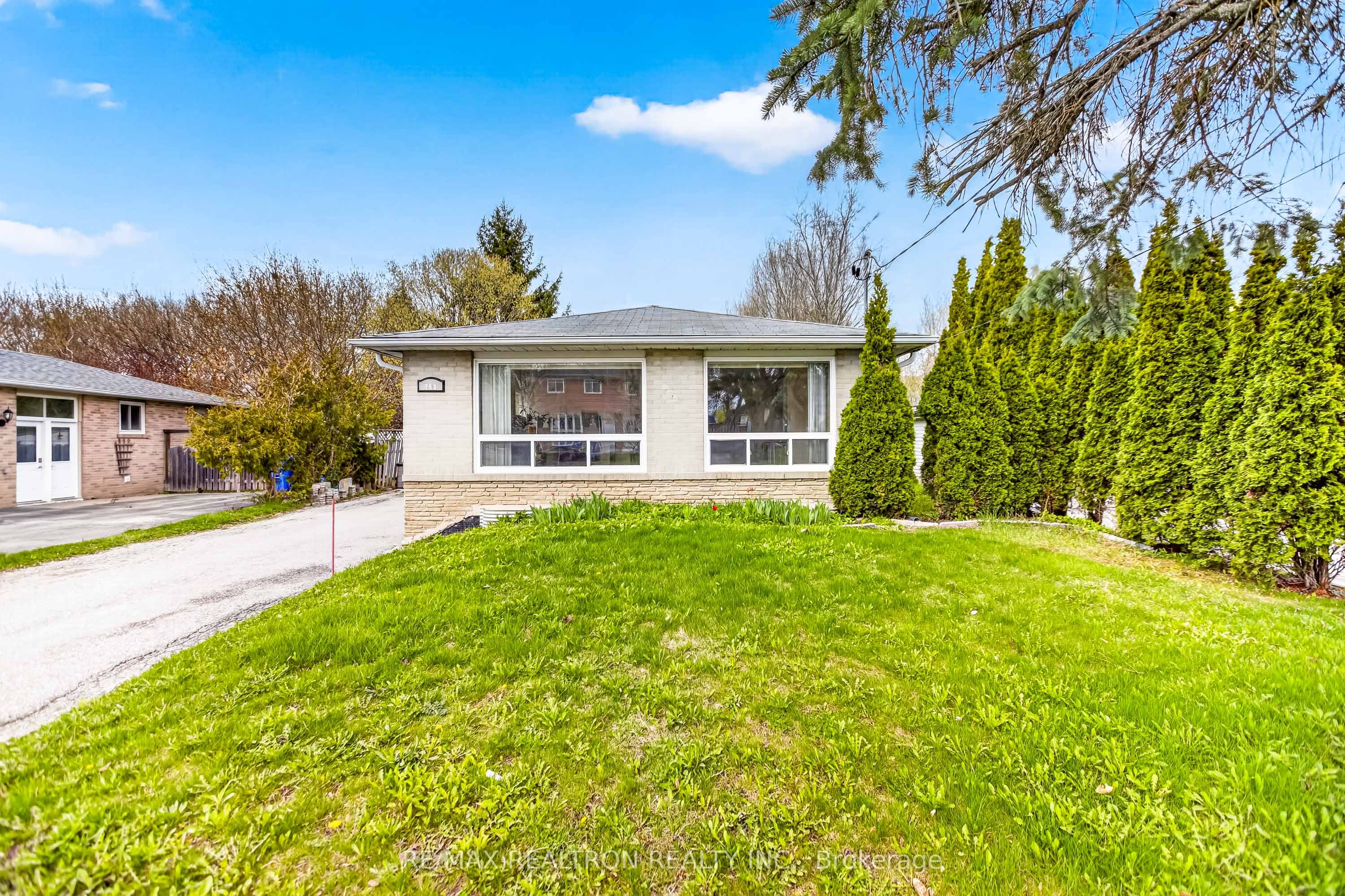 753 Elgin Street, Newmarket, ON L3Y 3B9