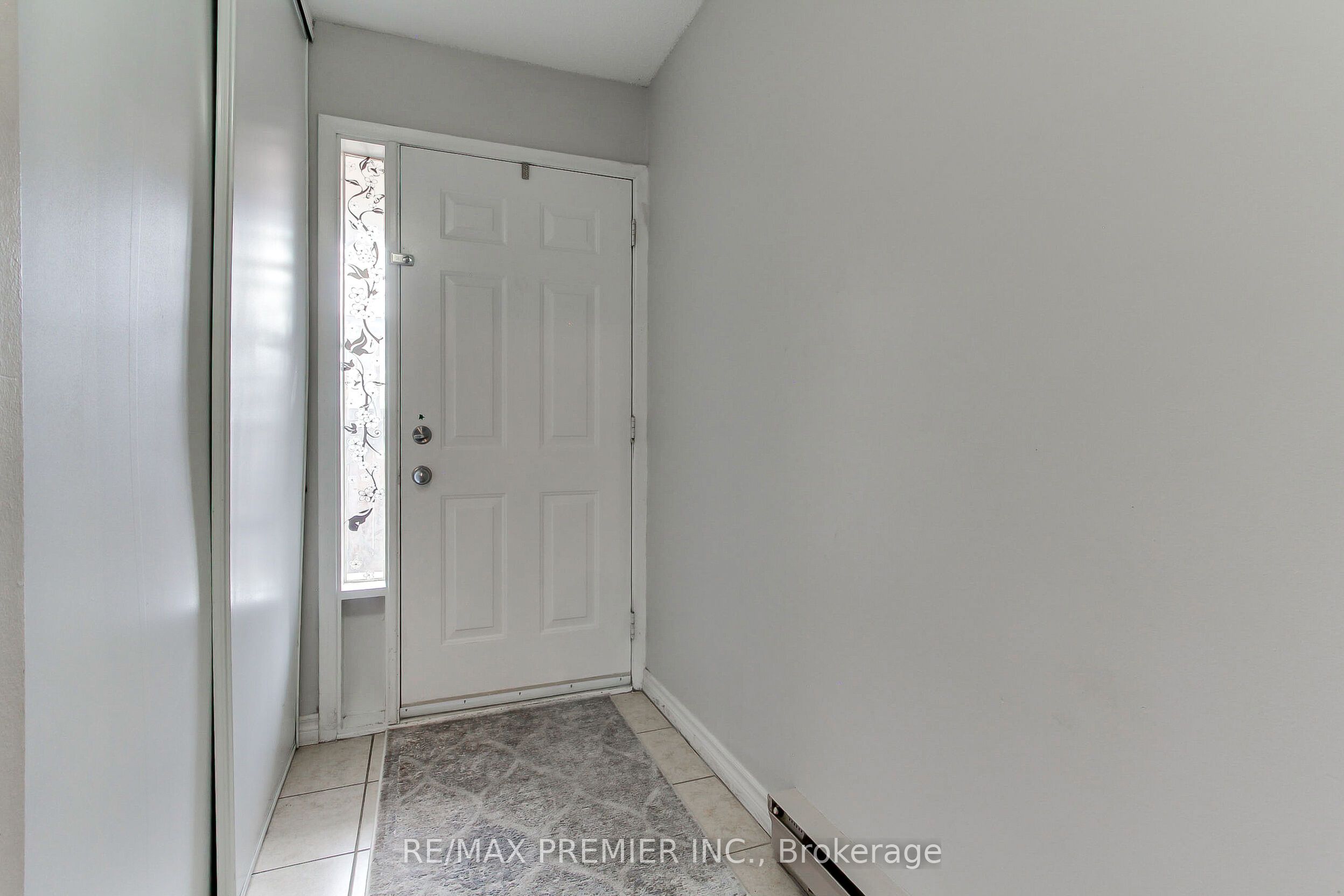 213 Milestone Crescent, Aurora, ON L4G 3M2 photo 2