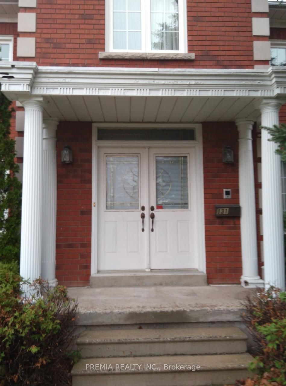 131 Strathearn Avenue, Richmond Hill, ON L4B 2L2 photo 2