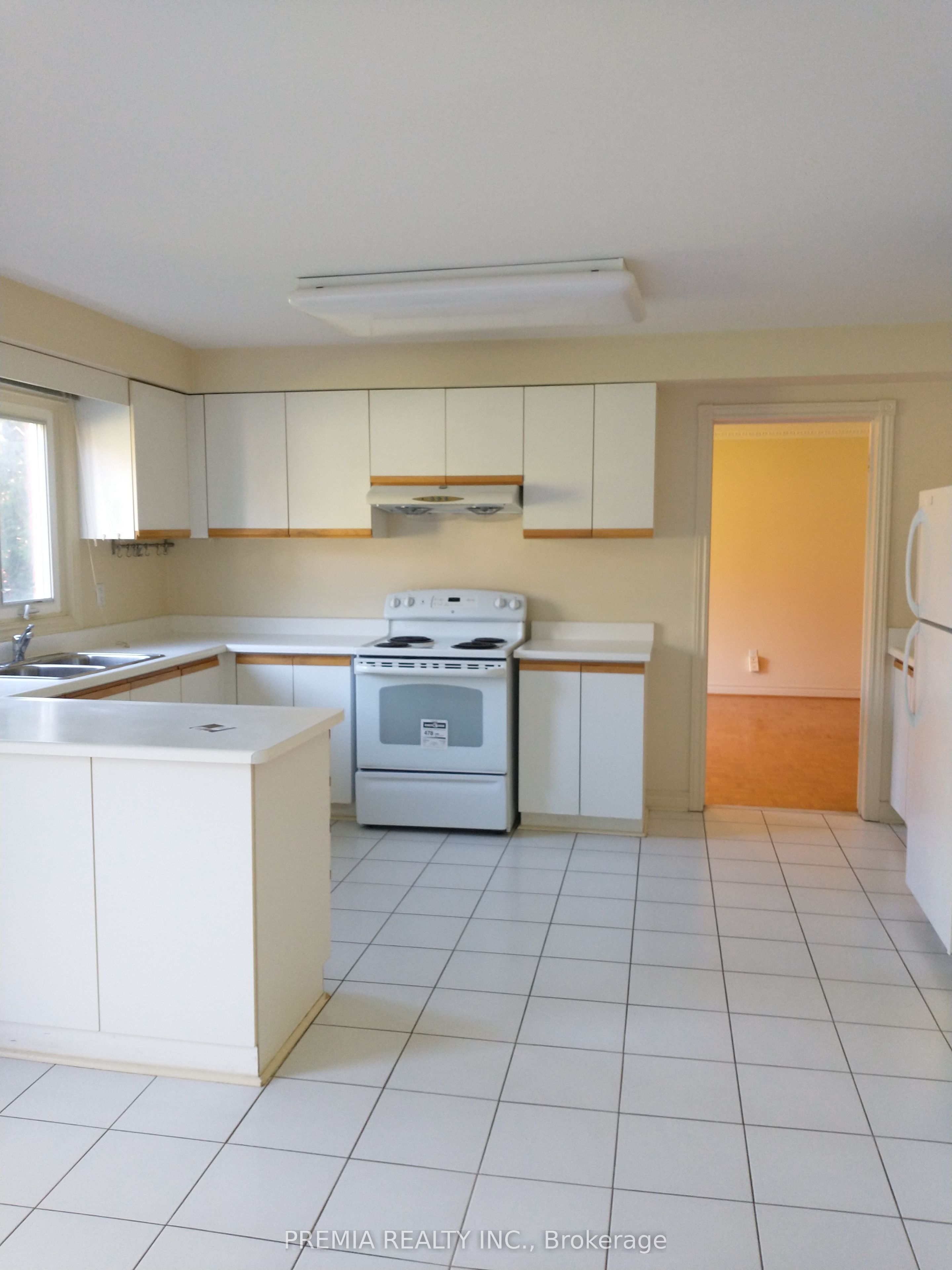 131 Strathearn Avenue, Richmond Hill, ON L4B 2L2 photo 4