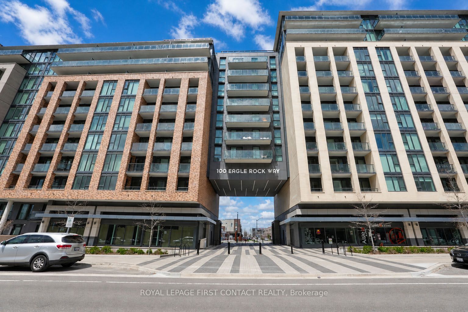100 Eagle Rock Way 407, Vaughan, ON L6A 5B9 photo 2