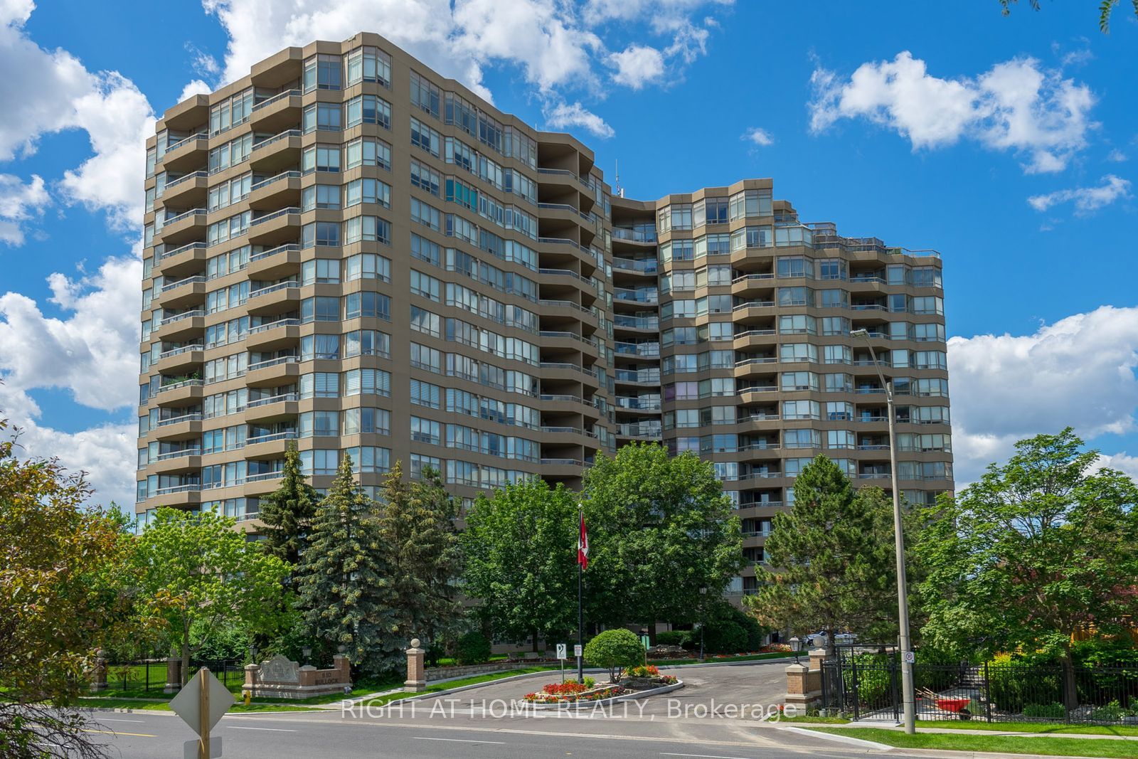 610 Bullock Drive 1116, Markham, ON L3R 0G1