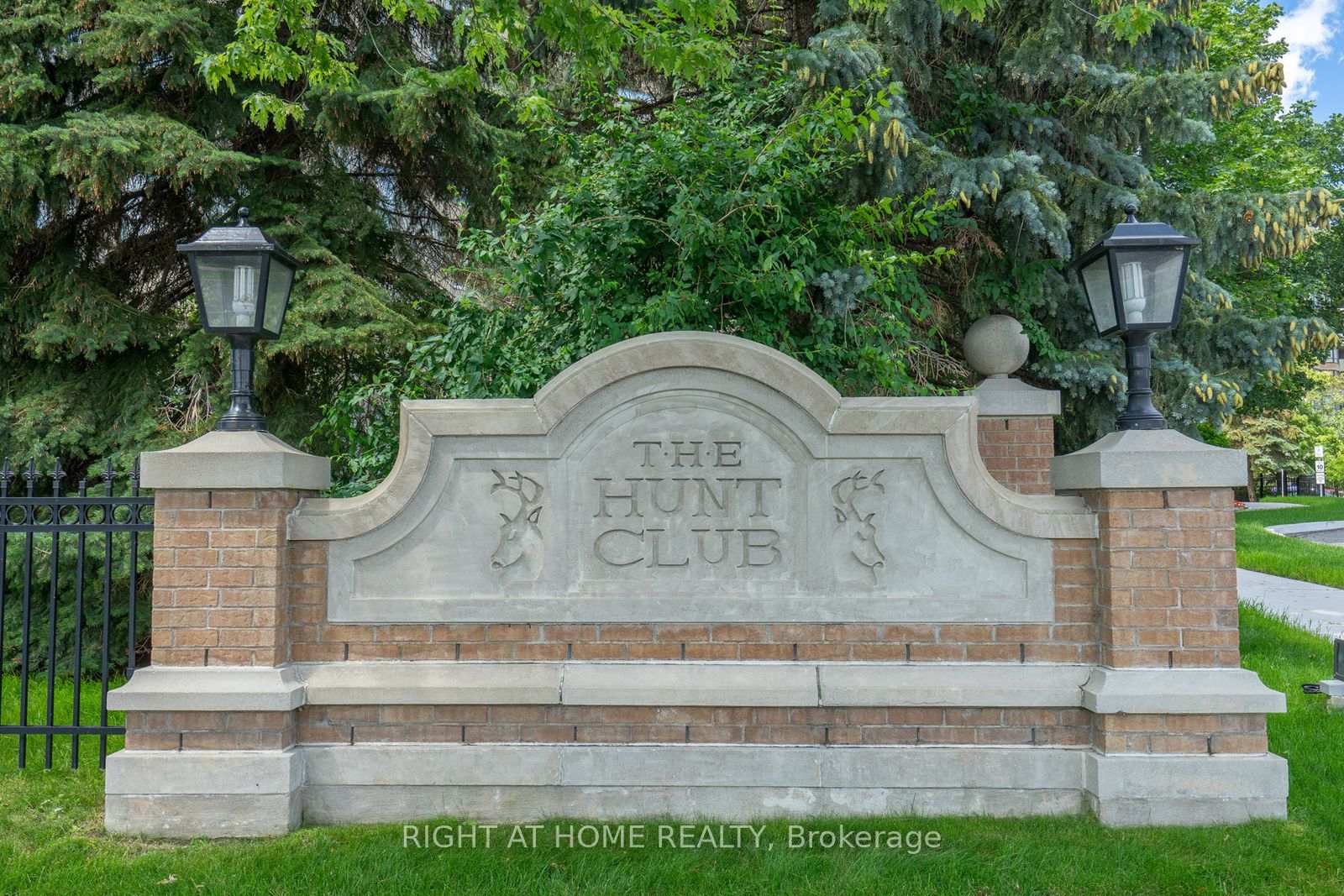 610 Bullock Drive 1116, Markham, ON L3R 0G1 photo 2