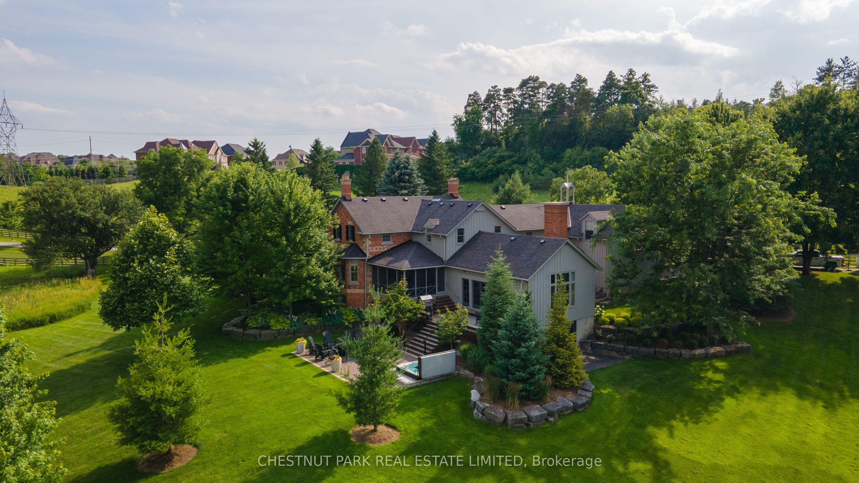 908 Vandorf Side Road, Aurora, ON L4G 0N7