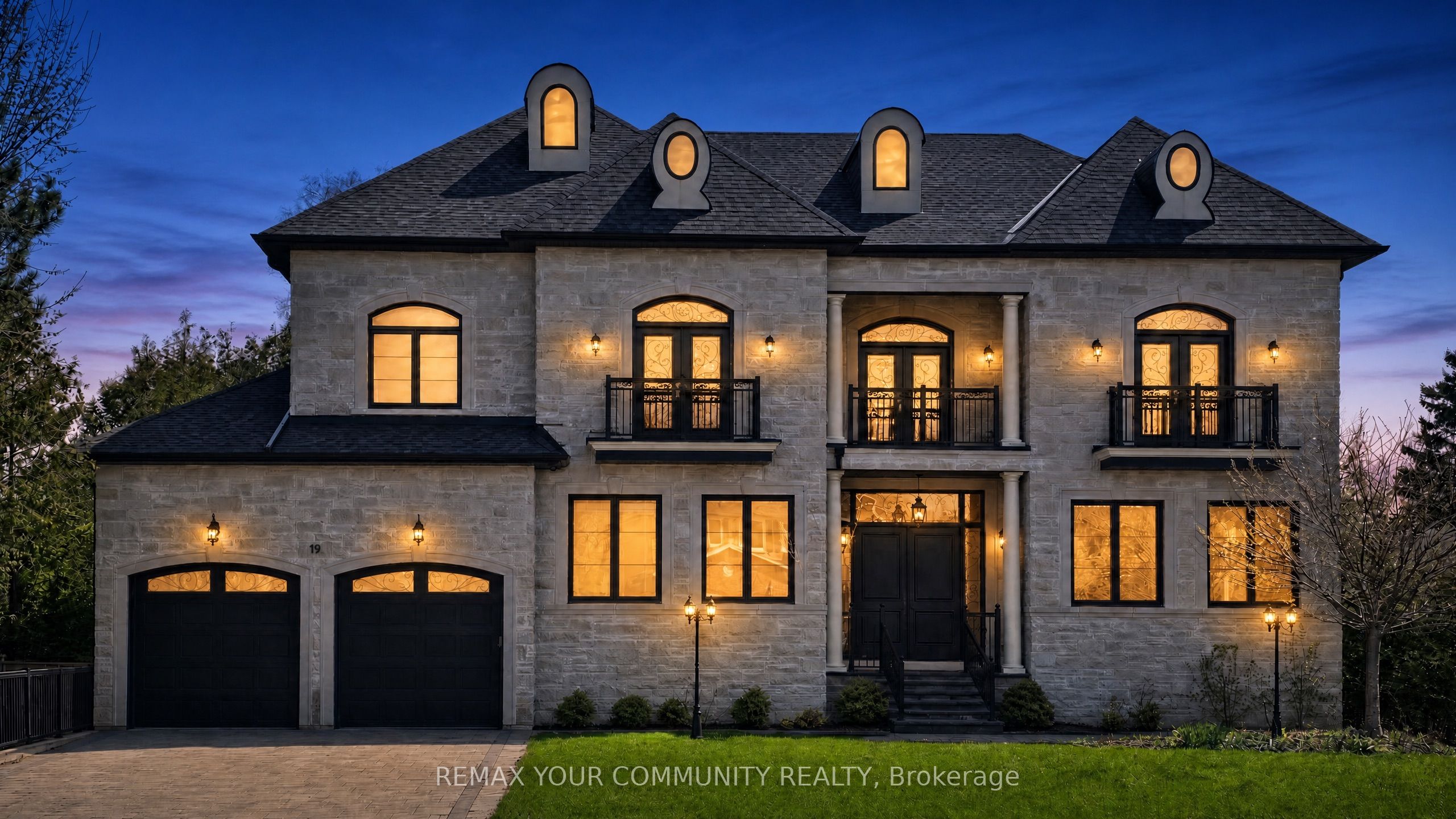 19 Blyth Street, Richmond Hill, ON L4E 2Y2 photo 2