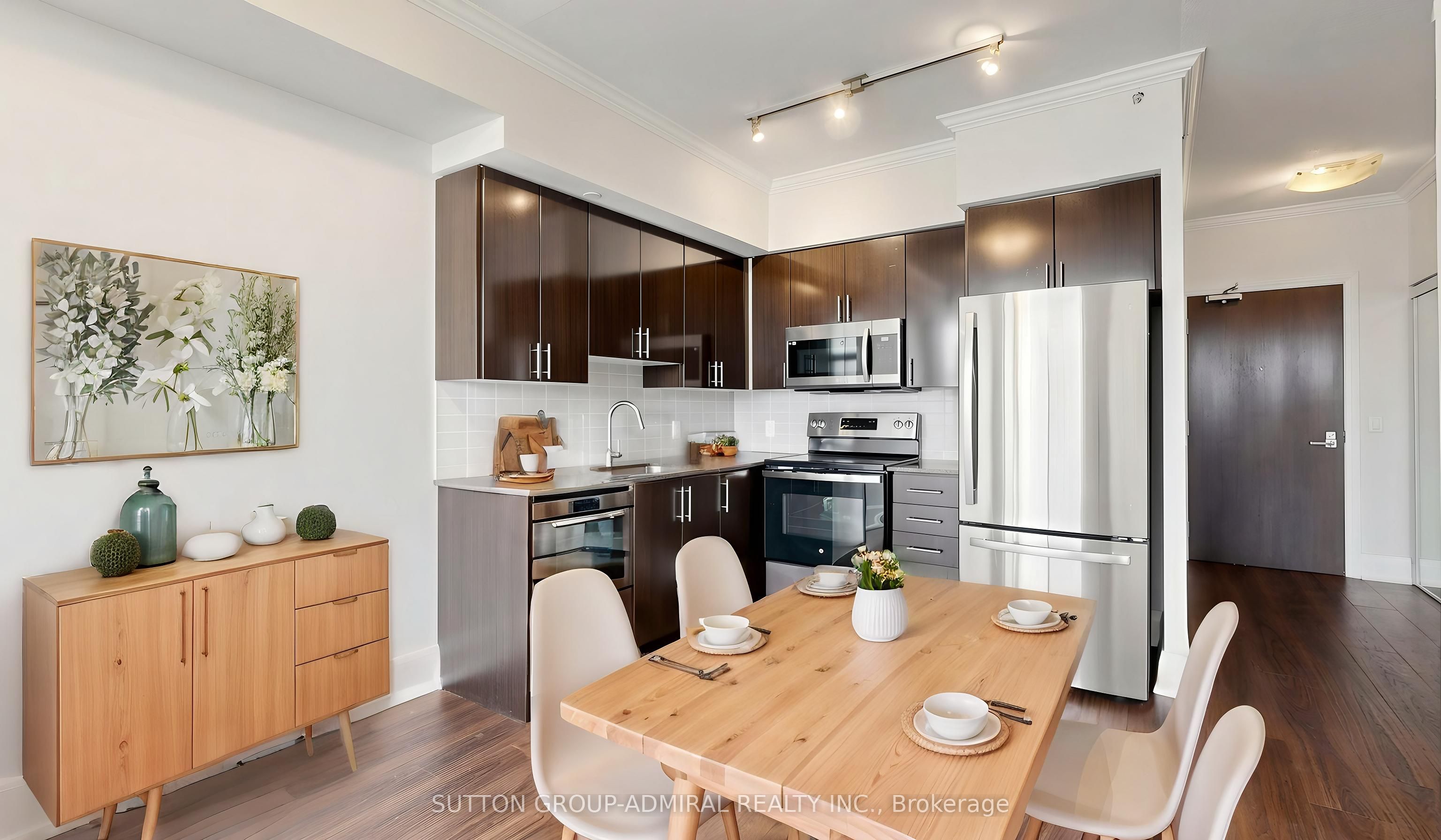 85 North Park Road 406, Vaughan, ON L4J 0H9