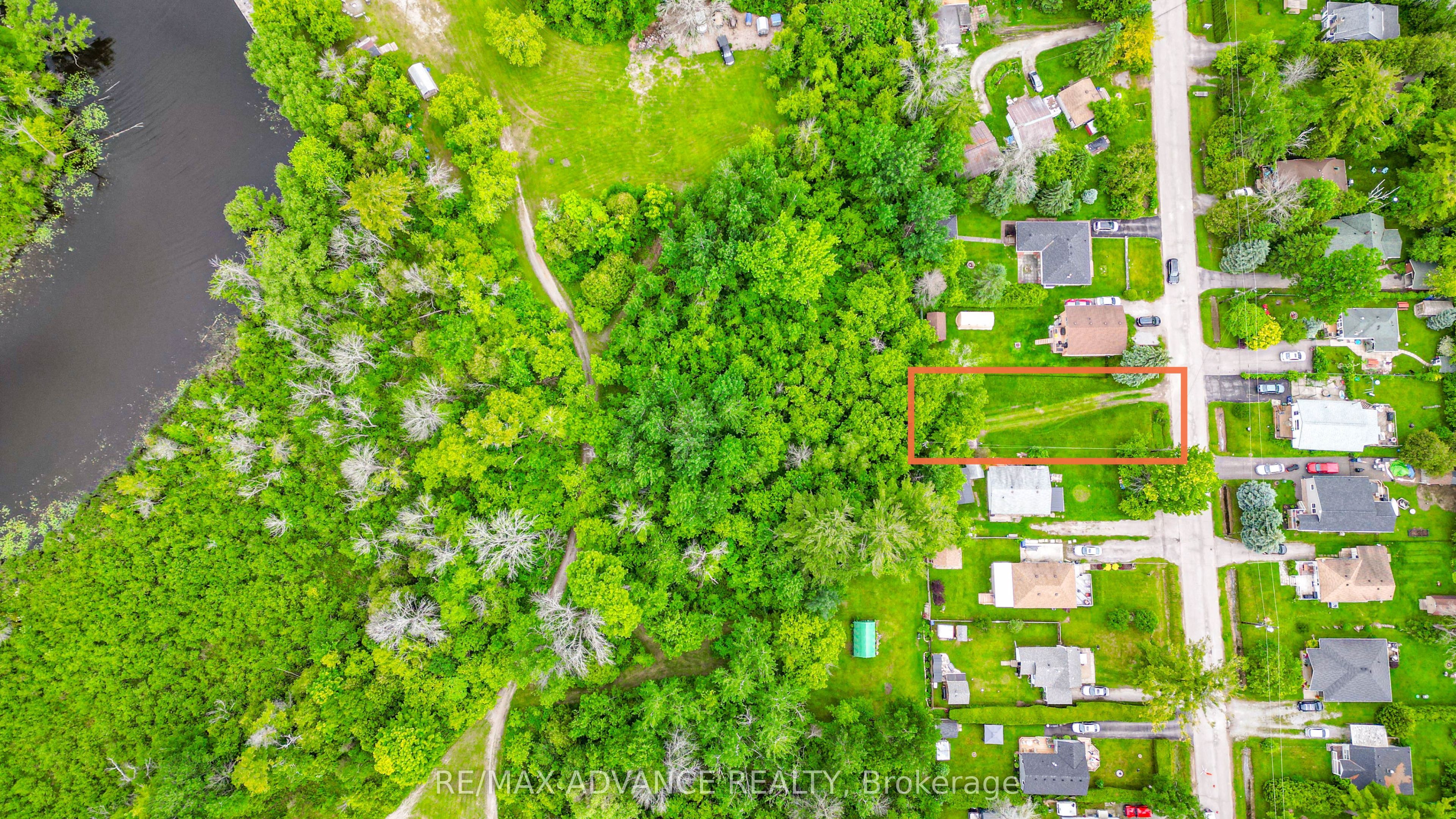 100 Dunkirk Avenue, Georgina, ON L0E 1R0 photo 3