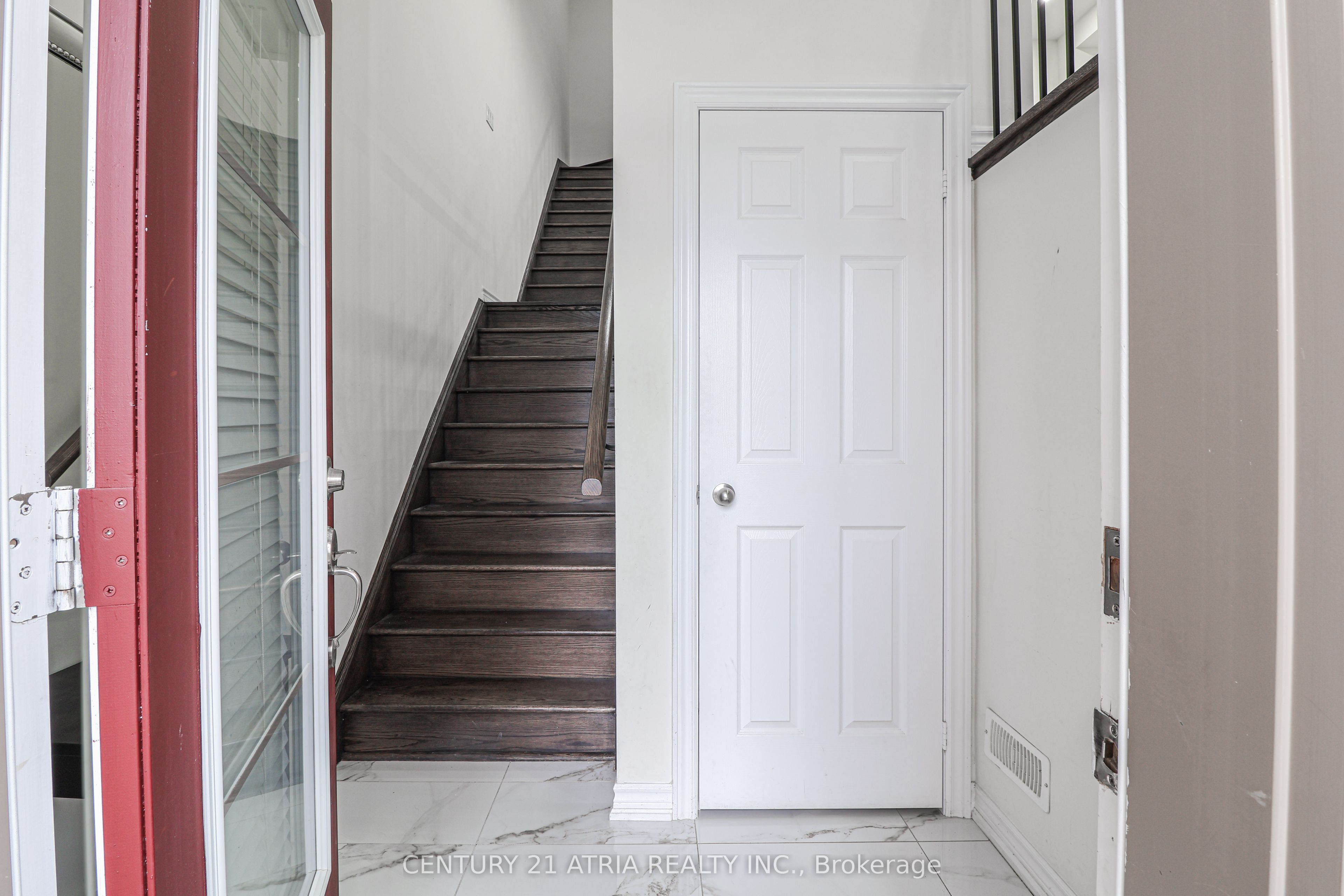 134 Dundonnell Place, Vaughan, ON L4H 4R8 photo 3