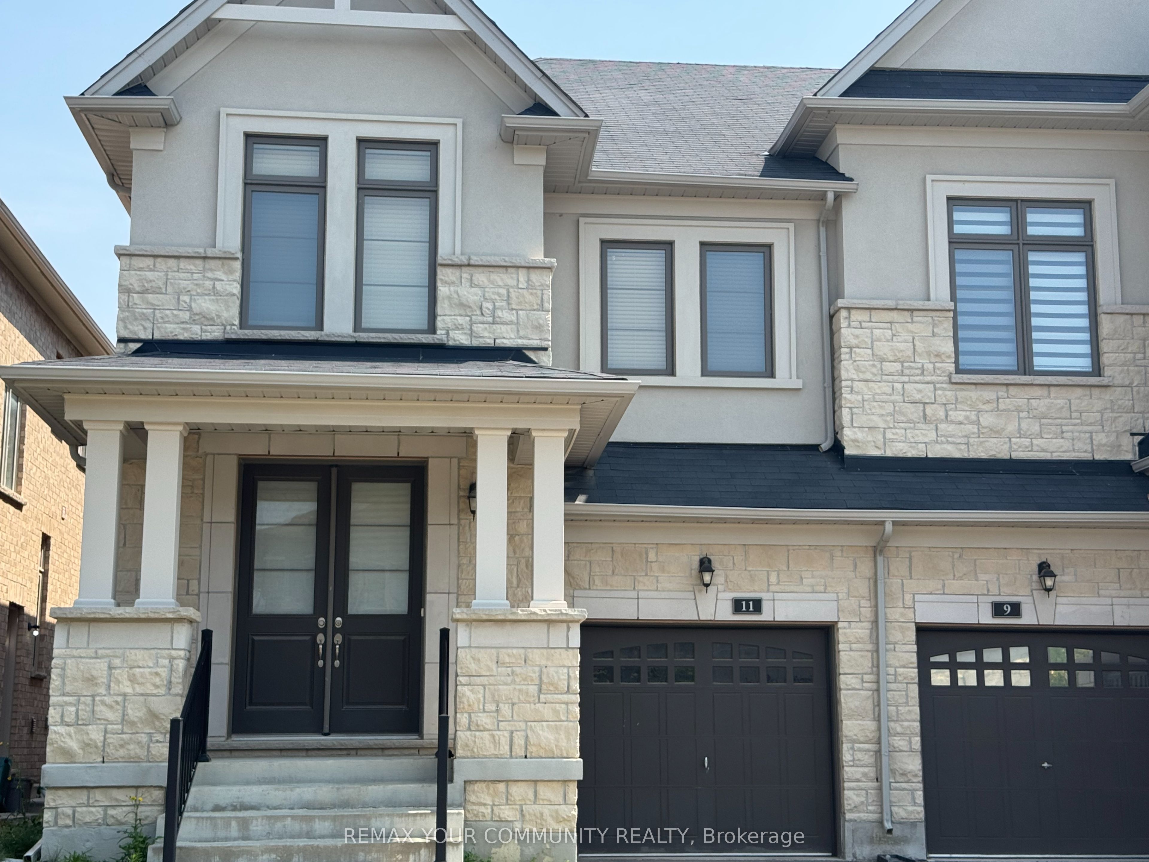 11 John Smith Street, East Gwillimbury, ON L9N 0S7 photo 2