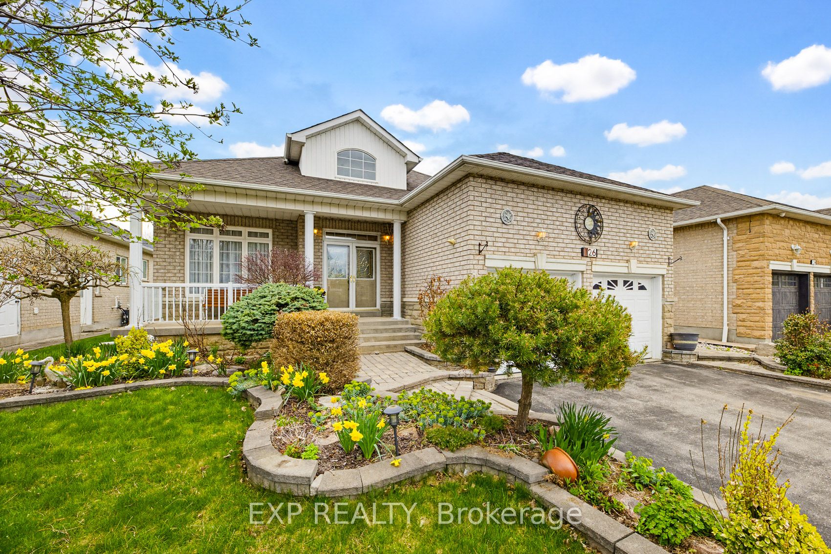 126 Carmela Avenue, Richmond Hill, ON L4E 2V6 photo 2