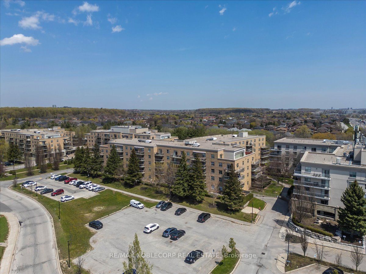 2502 Rutherford Road 111, Vaughan, ON L4K 5N6 photo 3