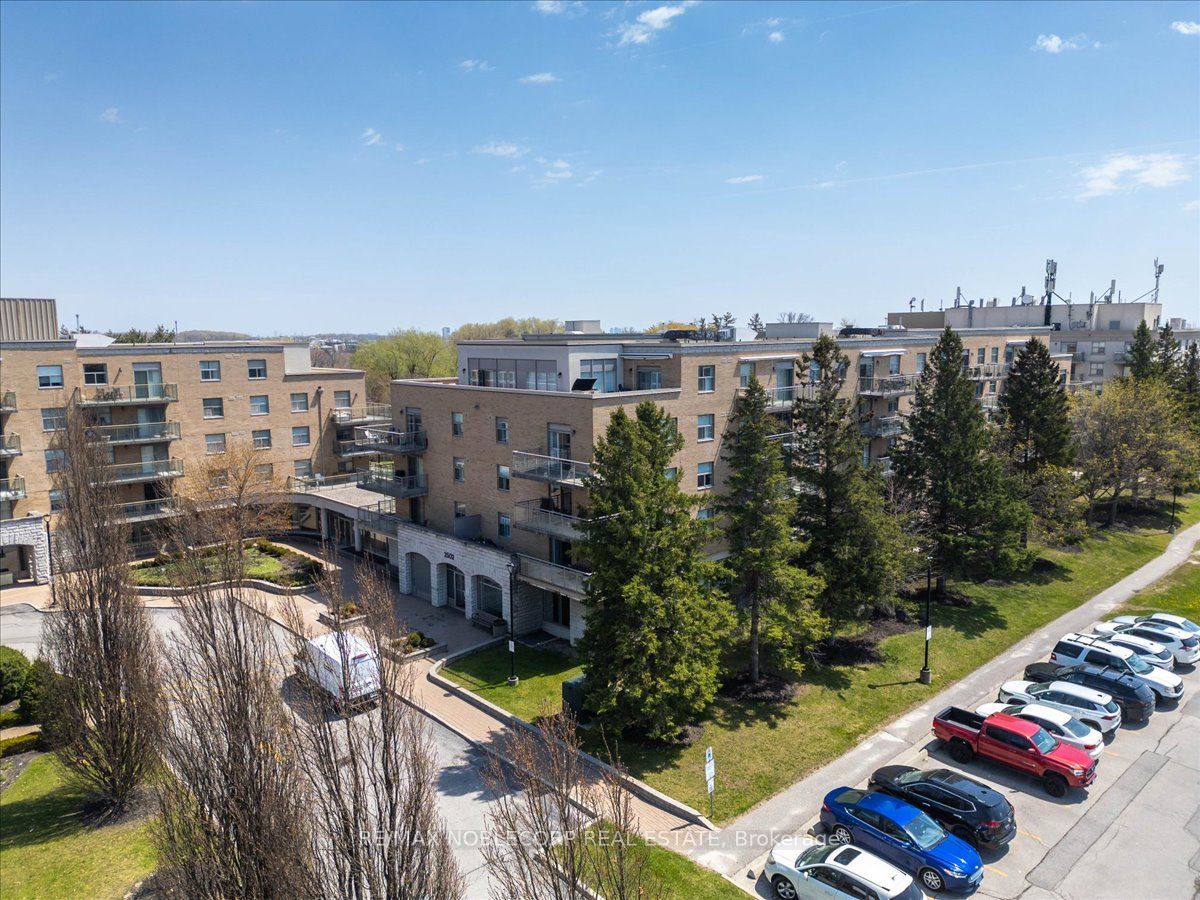 2502 Rutherford Road 111, Vaughan, ON L4K 5N6 photo 5