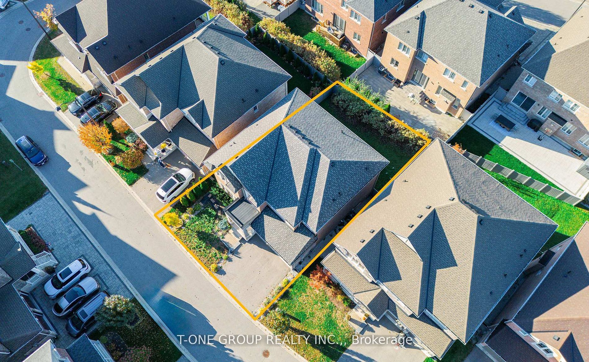 63 Ken Sinclair Crescent, Aurora, ON L4G 3J1 photo 3
