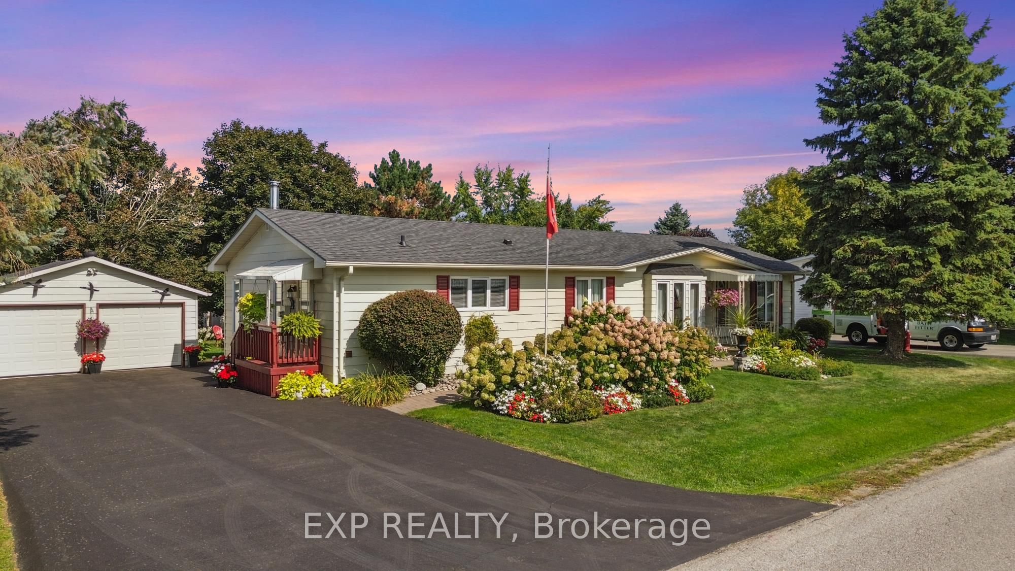 36 Juno Crescent, Georgina, ON L0E 1R0 photo 2
