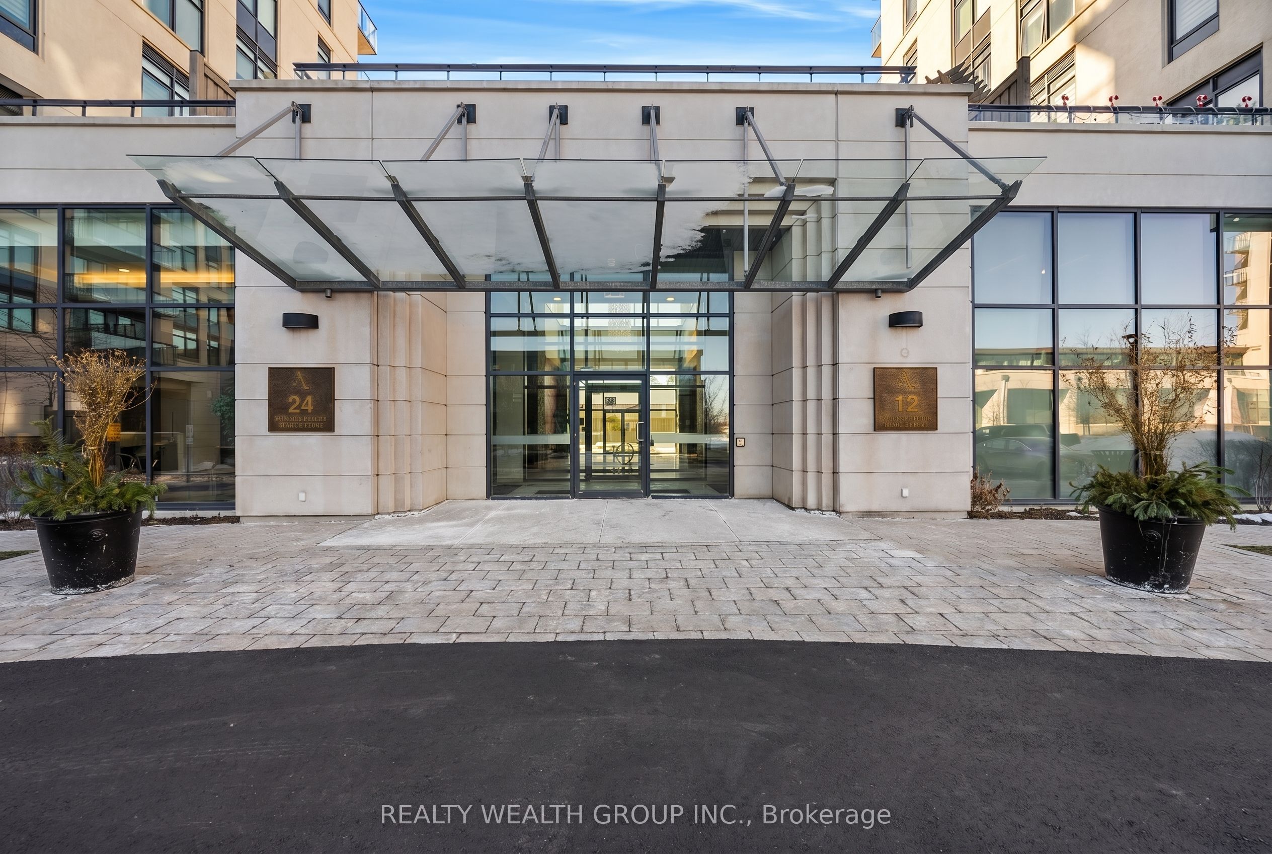 12 Woodstream Boulevard 520, Vaughan, ON L4L 8C3 photo 2