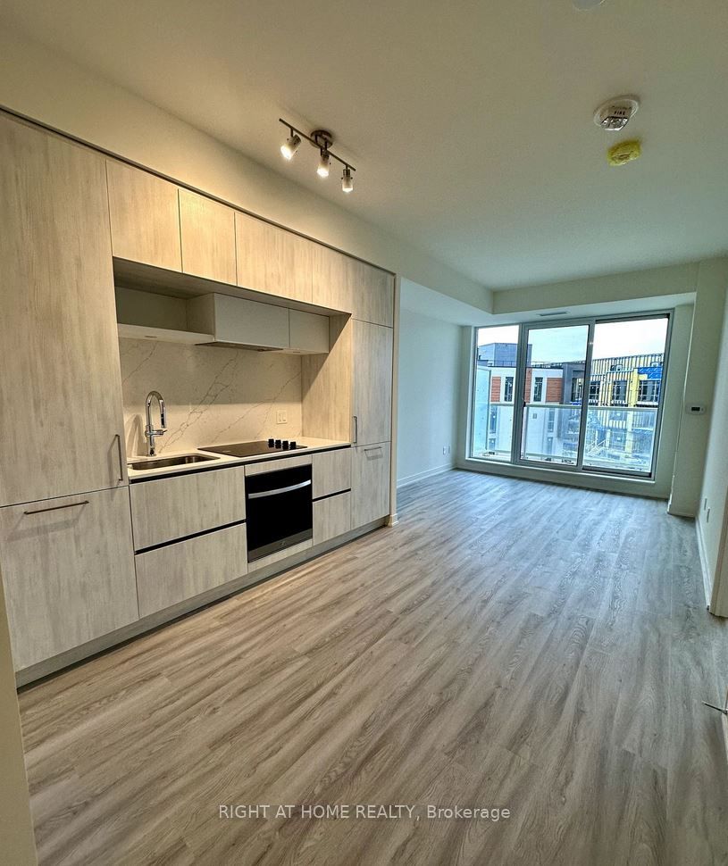 6 David Eyer Road 316, Richmond Hill, ON L4S 0N5 photo 5