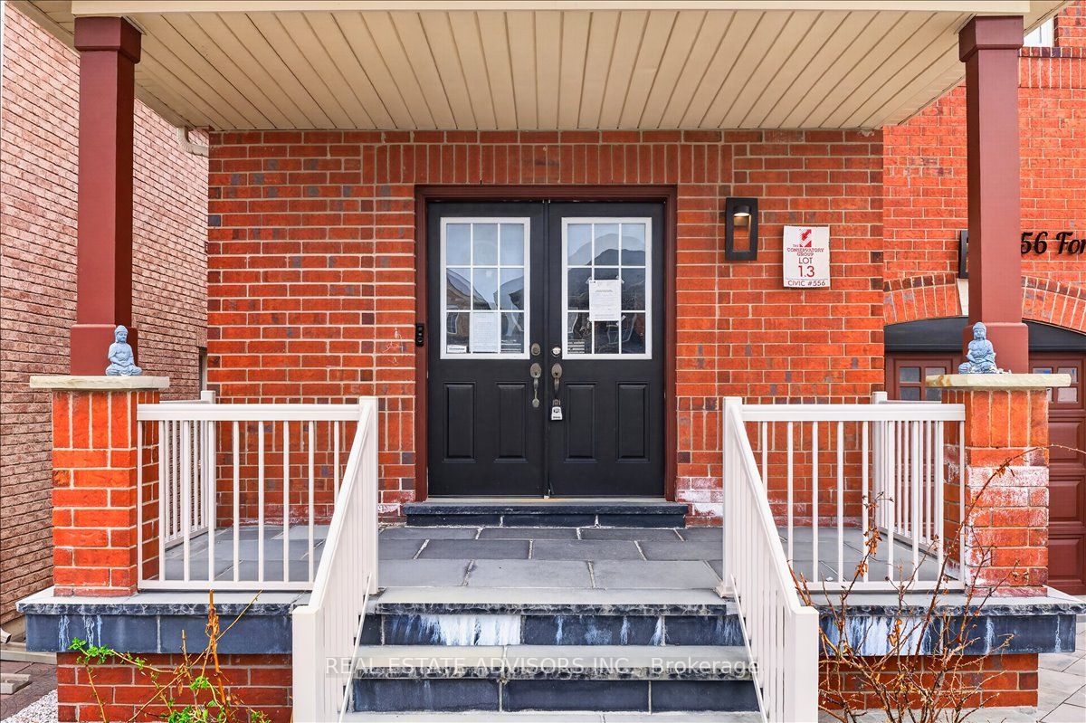 556 Forsyth Farm Drive, Whitchurch-Stouffville, ON L4A 0N3 photo 5