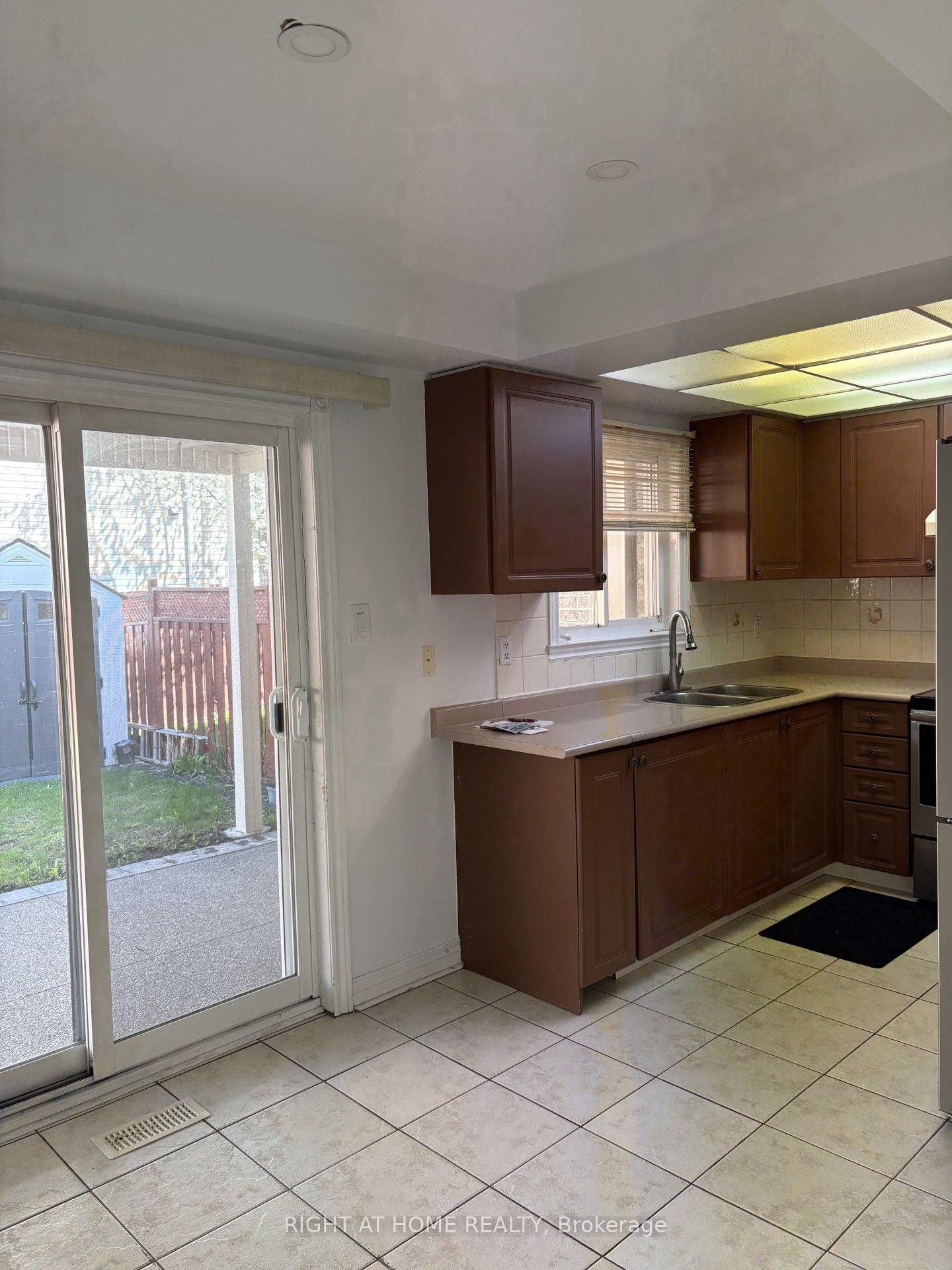 48 Grand Valley Boulevard, Vaughan, ON L6A 3K2 photo 3