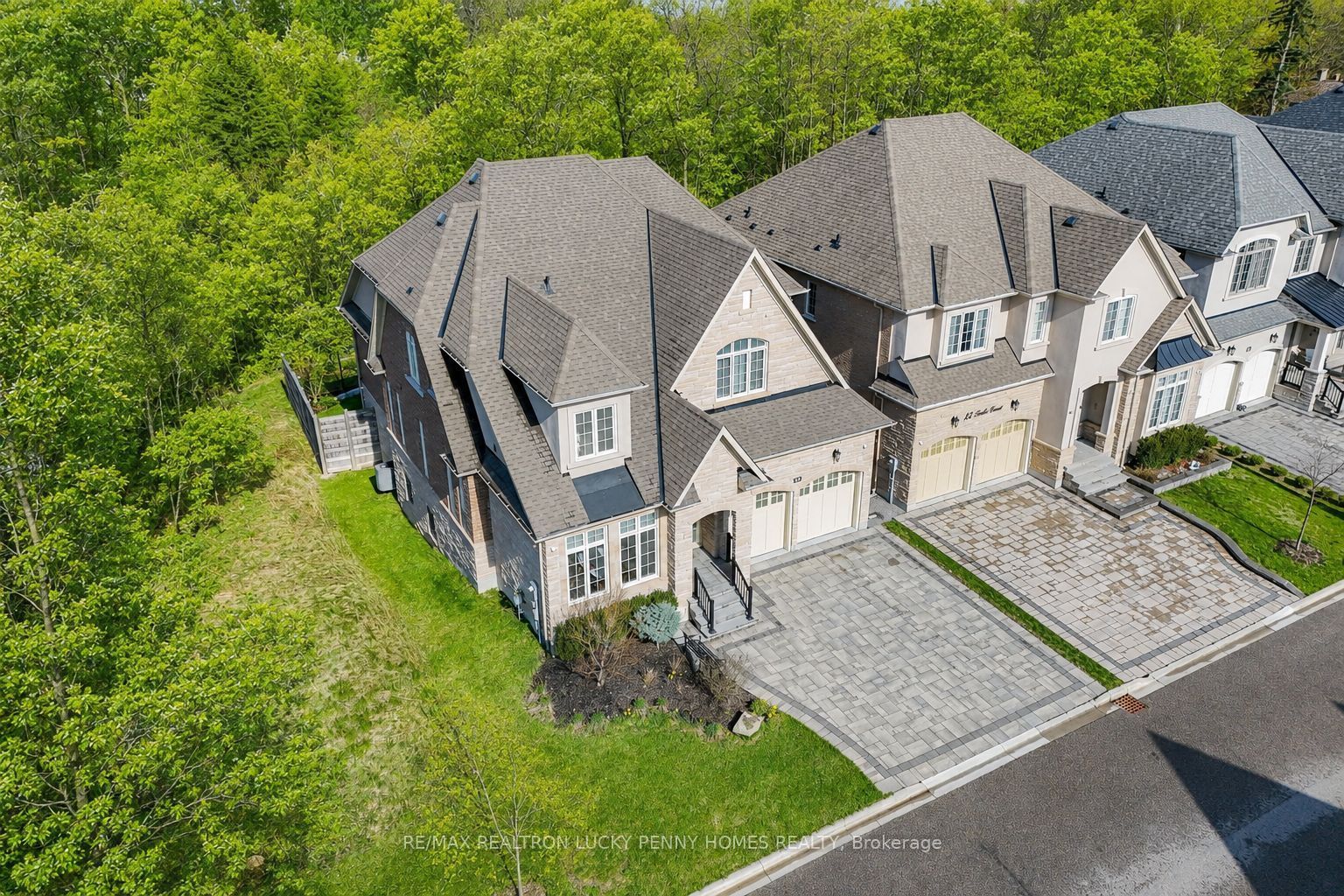 15 Tralee Court, Markham, ON L6C 0V1 photo 2