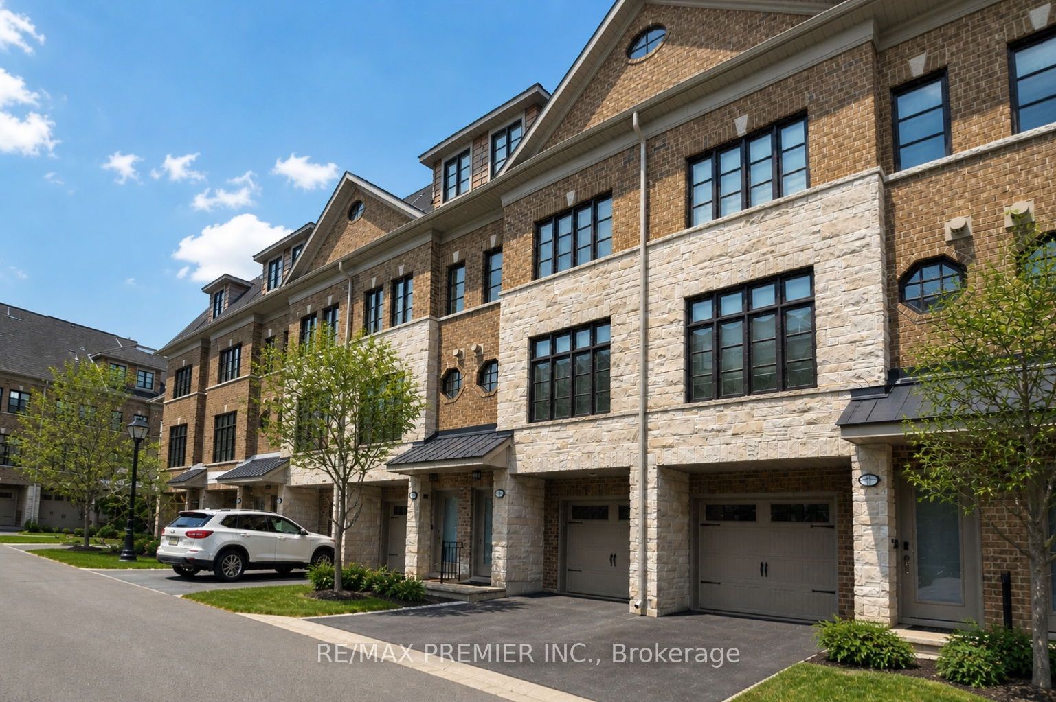27 Powseland Crescent, Vaughan, ON L4L 0C5 photo 3