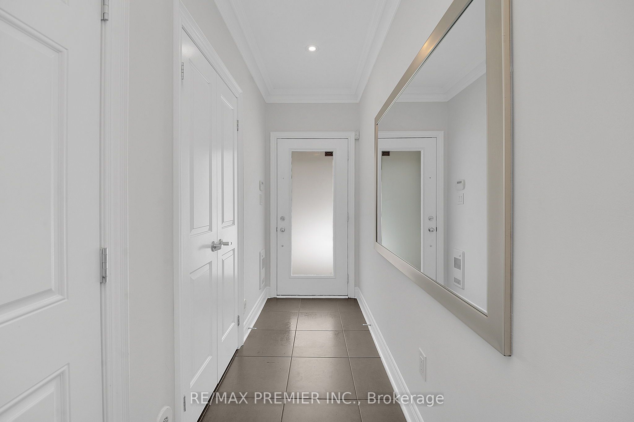 27 Powseland Crescent, Vaughan, ON L4L 0C5 photo 4