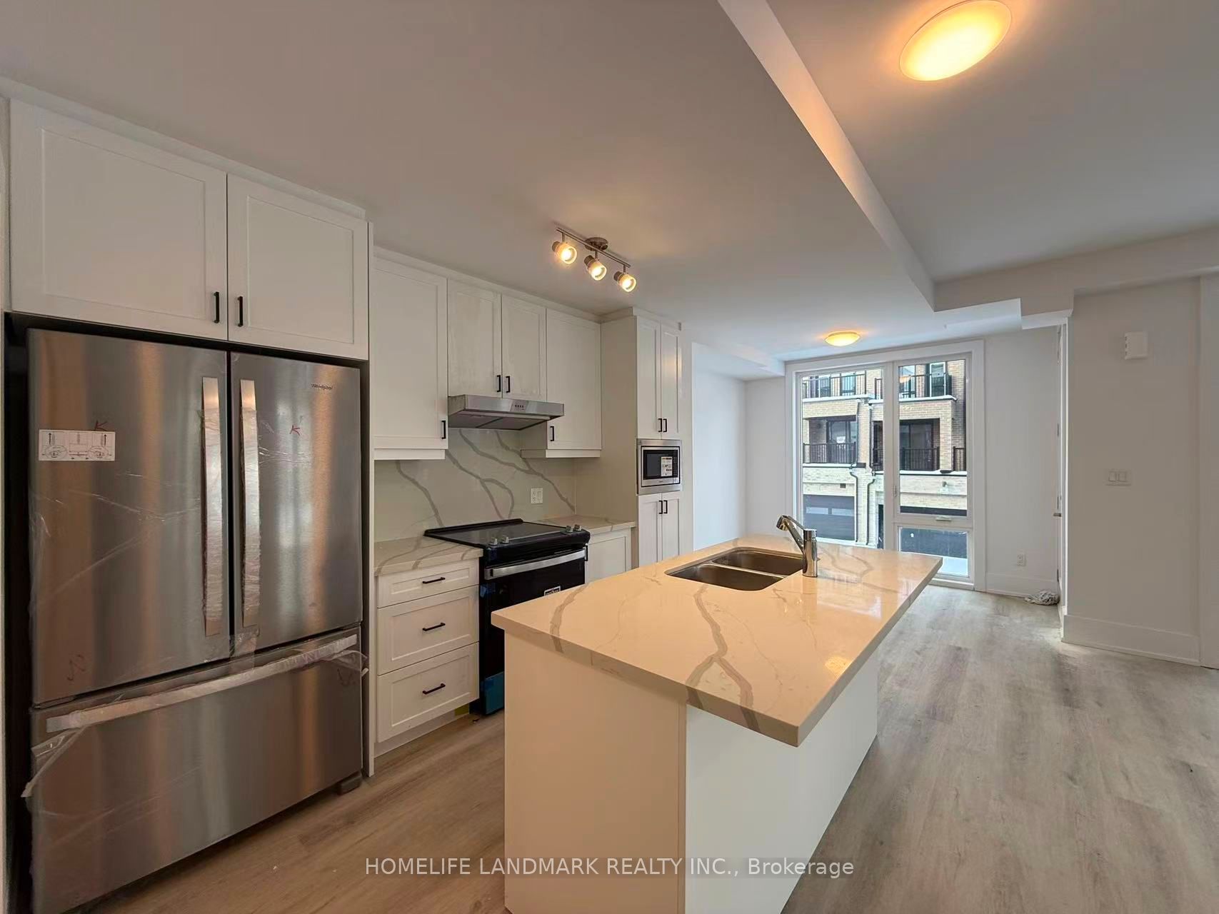 11 Kerns Lane, Richmond Hill, ON L4E 1M1 photo 3