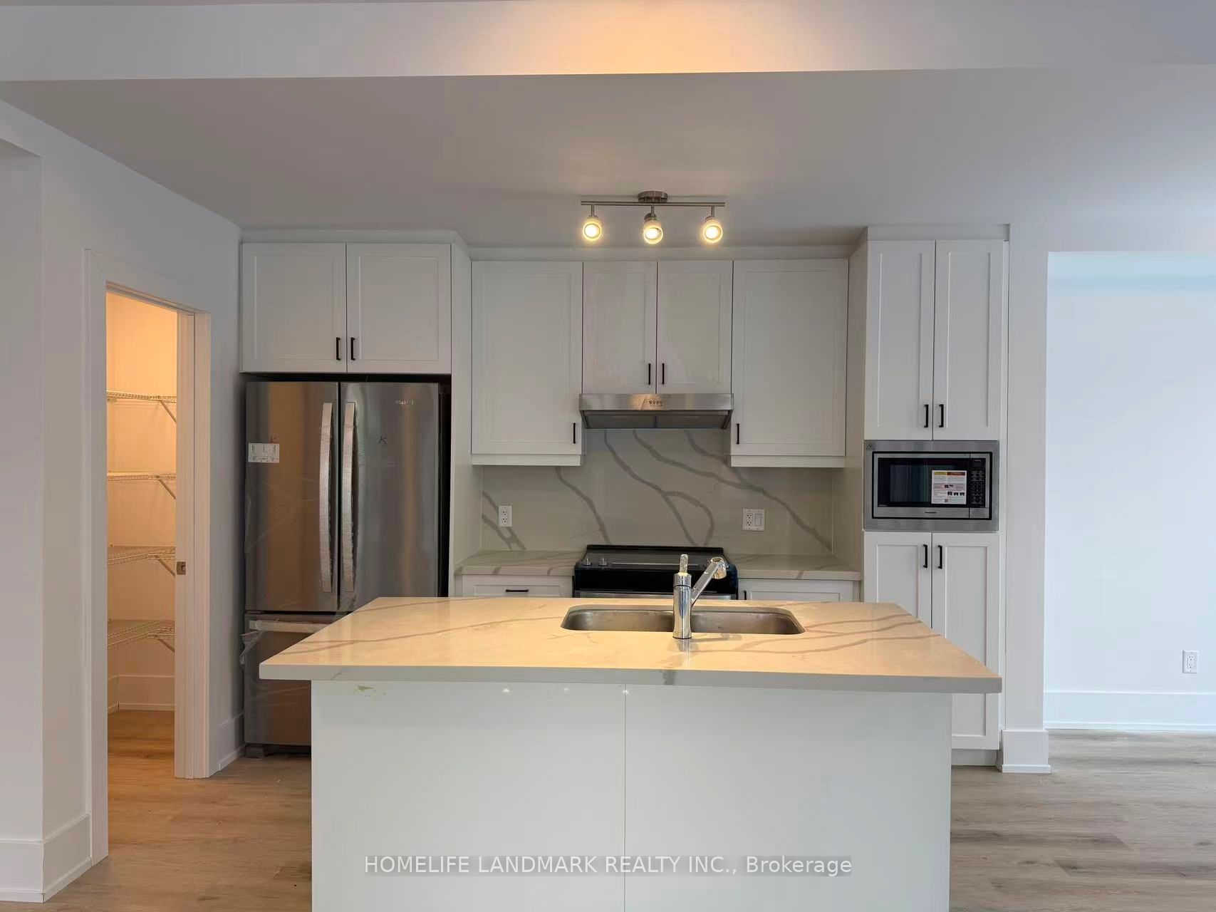 11 Kerns Lane, Richmond Hill, ON L4E 1M1 photo 4