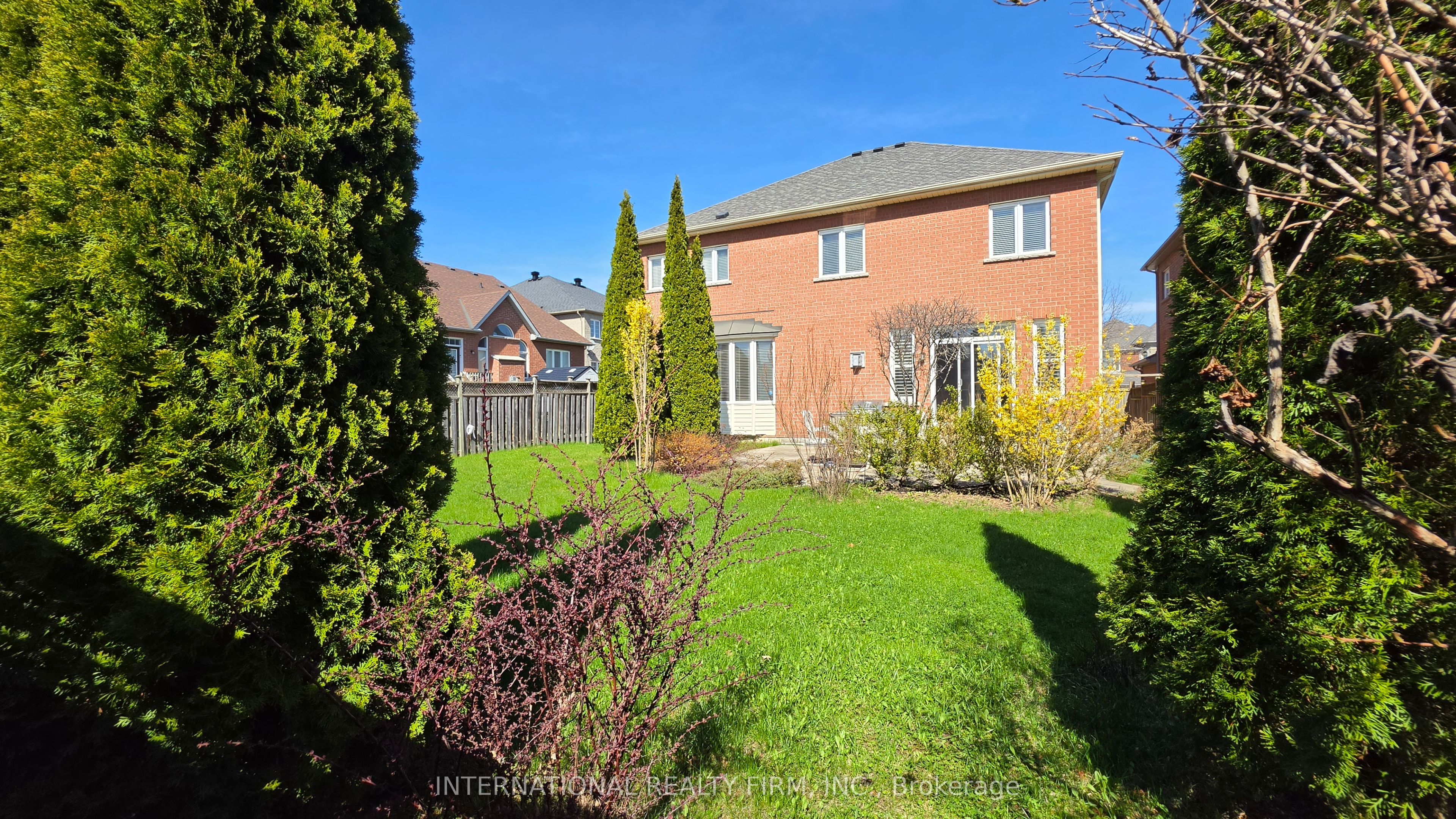 30 O'Hara Crescent, Richmond Hill, ON L4E 4L3 photo 2