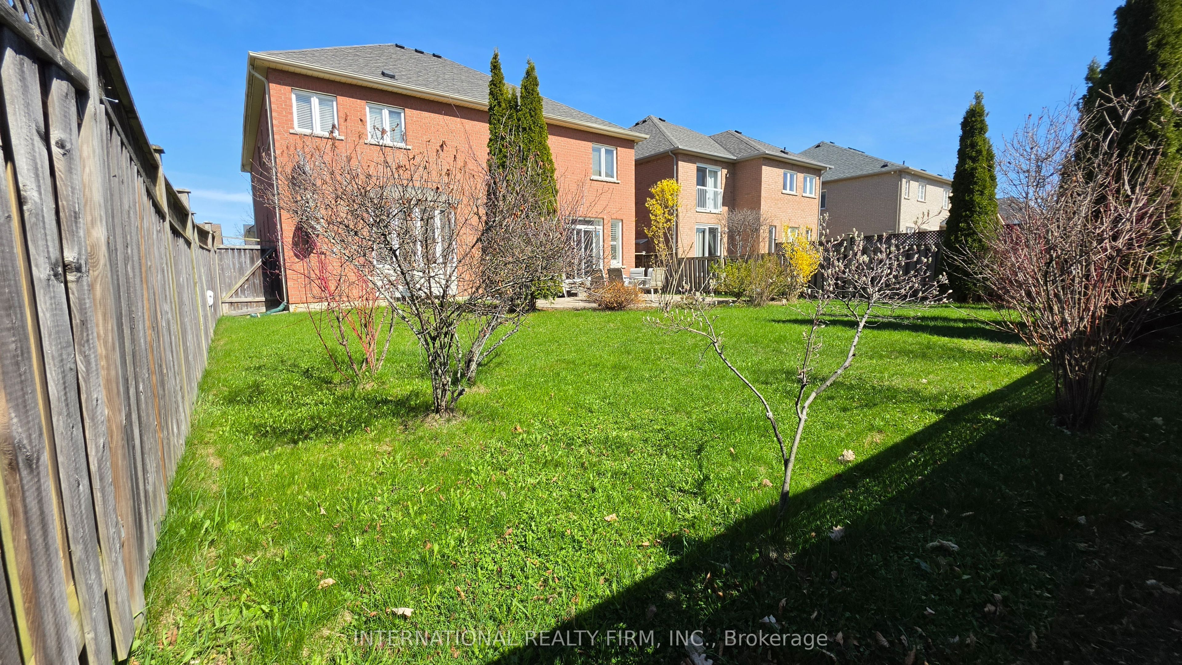 30 O'Hara Crescent, Richmond Hill, ON L4E 4L3 photo 3