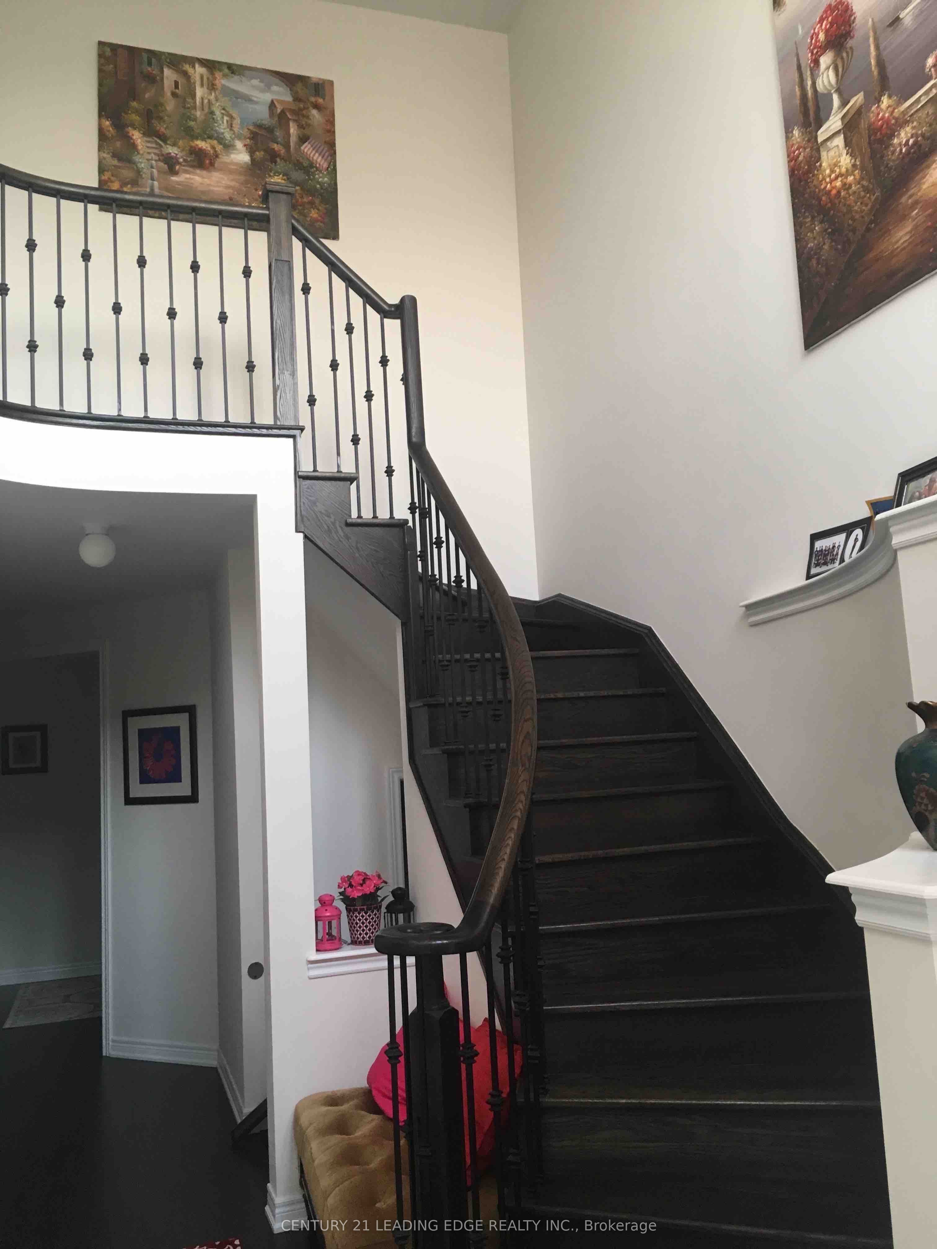 23 Boland Court (1 BdRm Upper Level), Aurora, ON L4G 0W6 photo 2