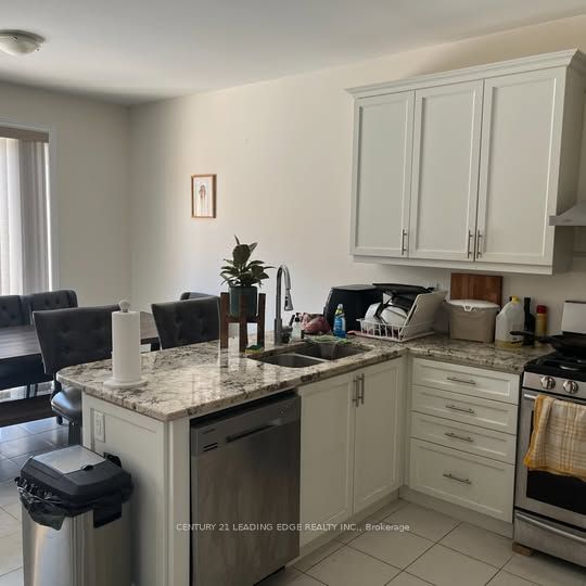 23 Boland Court (1 BdRm Upper Level), Aurora, ON L4G 0W6 photo 4