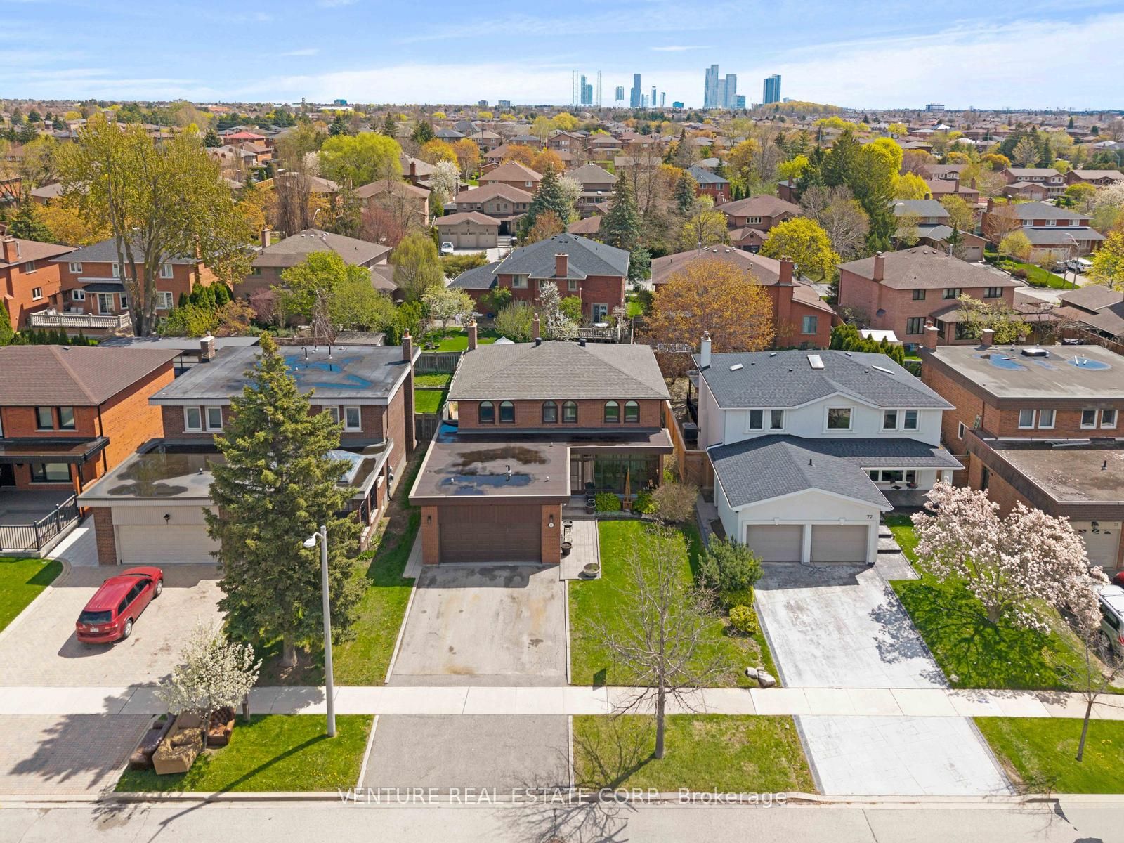 83 Jeanne Drive, Vaughan, ON L4L 1X8 photo 3