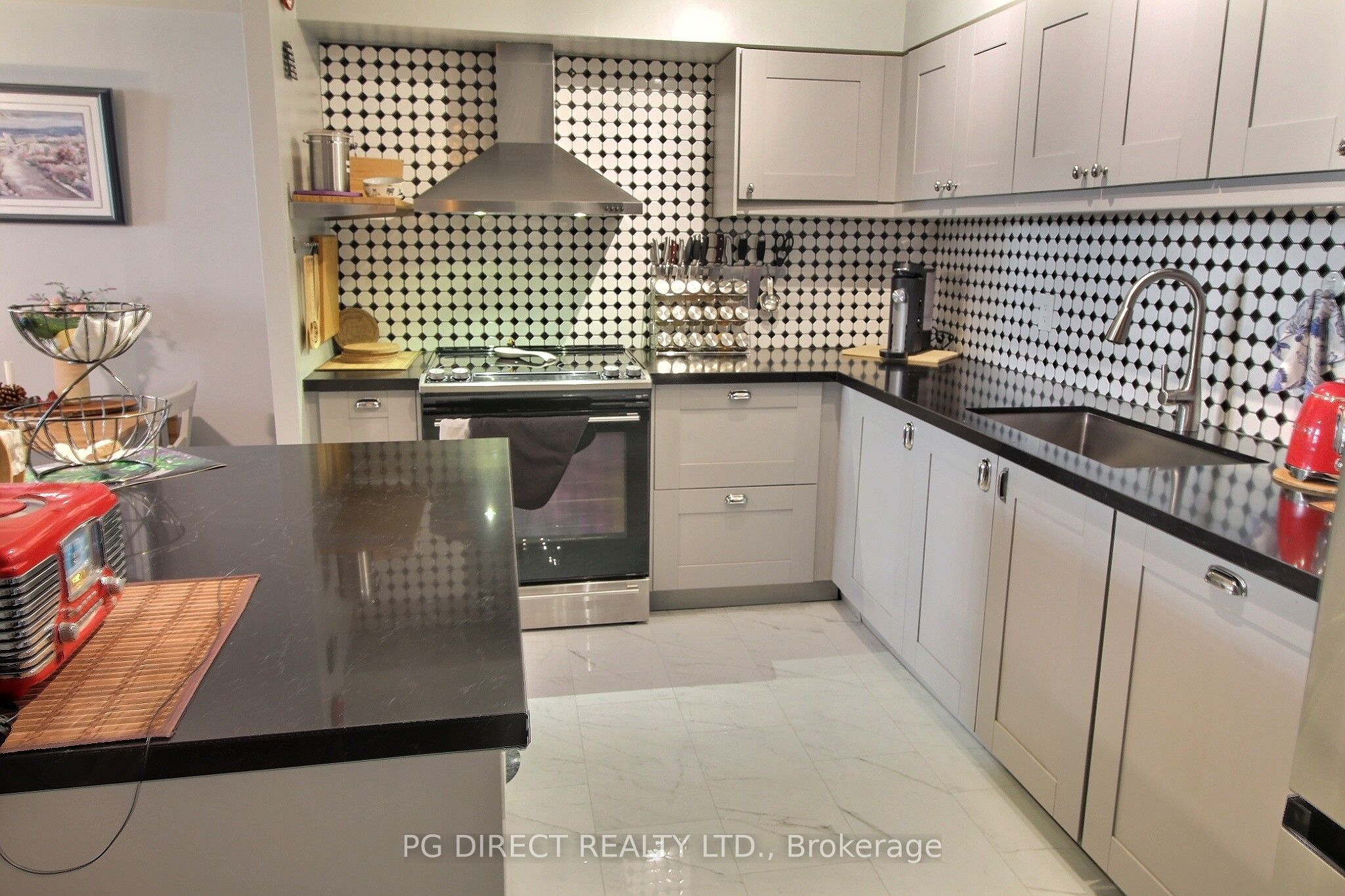 260 Davis Drive 407, Newmarket, ON L3Y 7C3 photo 5