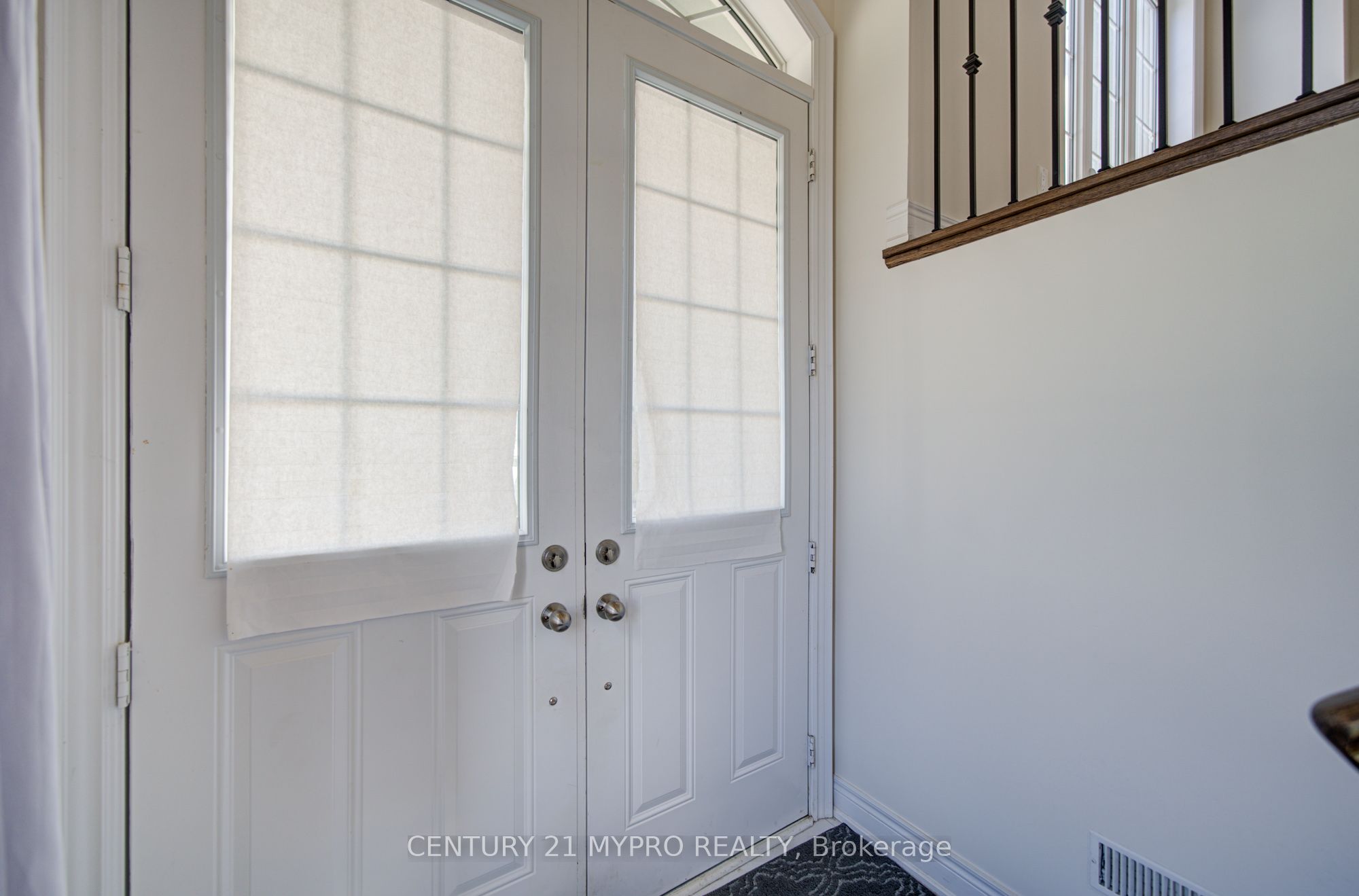 7 Latchford Lane, Richmond Hill, ON L4C 7V6 photo 3