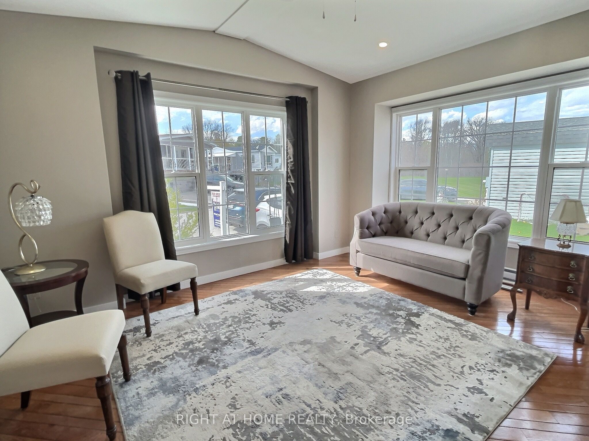37 Sunrise Circle, Bradford West Gwillimbury, ON L3Z 3W9 photo 4