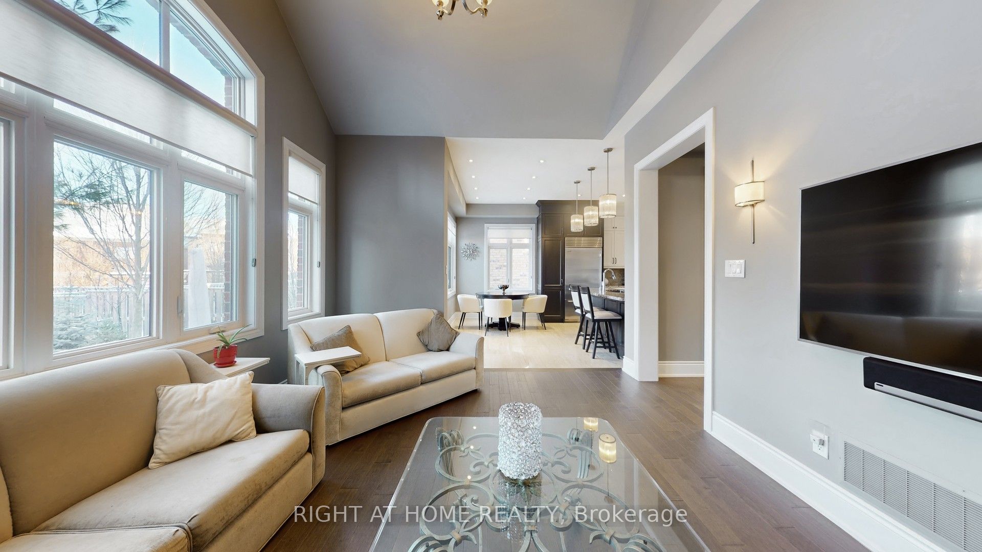 131 Robert Berry Crescent, King, ON L7B 0M3 photo 4