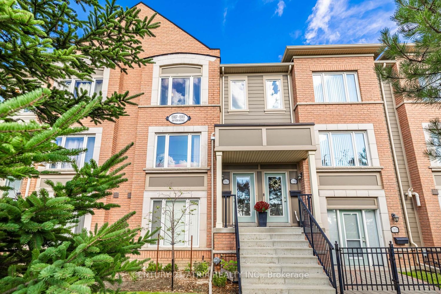 15943 Bayview Avenue 9, Aurora, ON L4G 0S3 photo 2