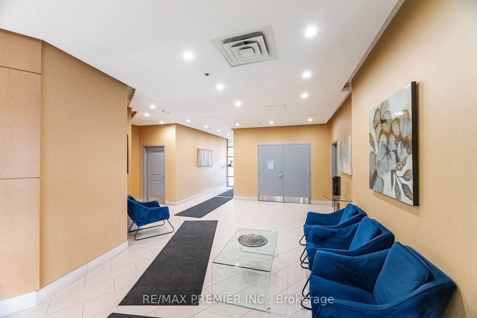 7730 Kipling Avenue 203, Vaughan, ON L4L 1Y9 photo 4