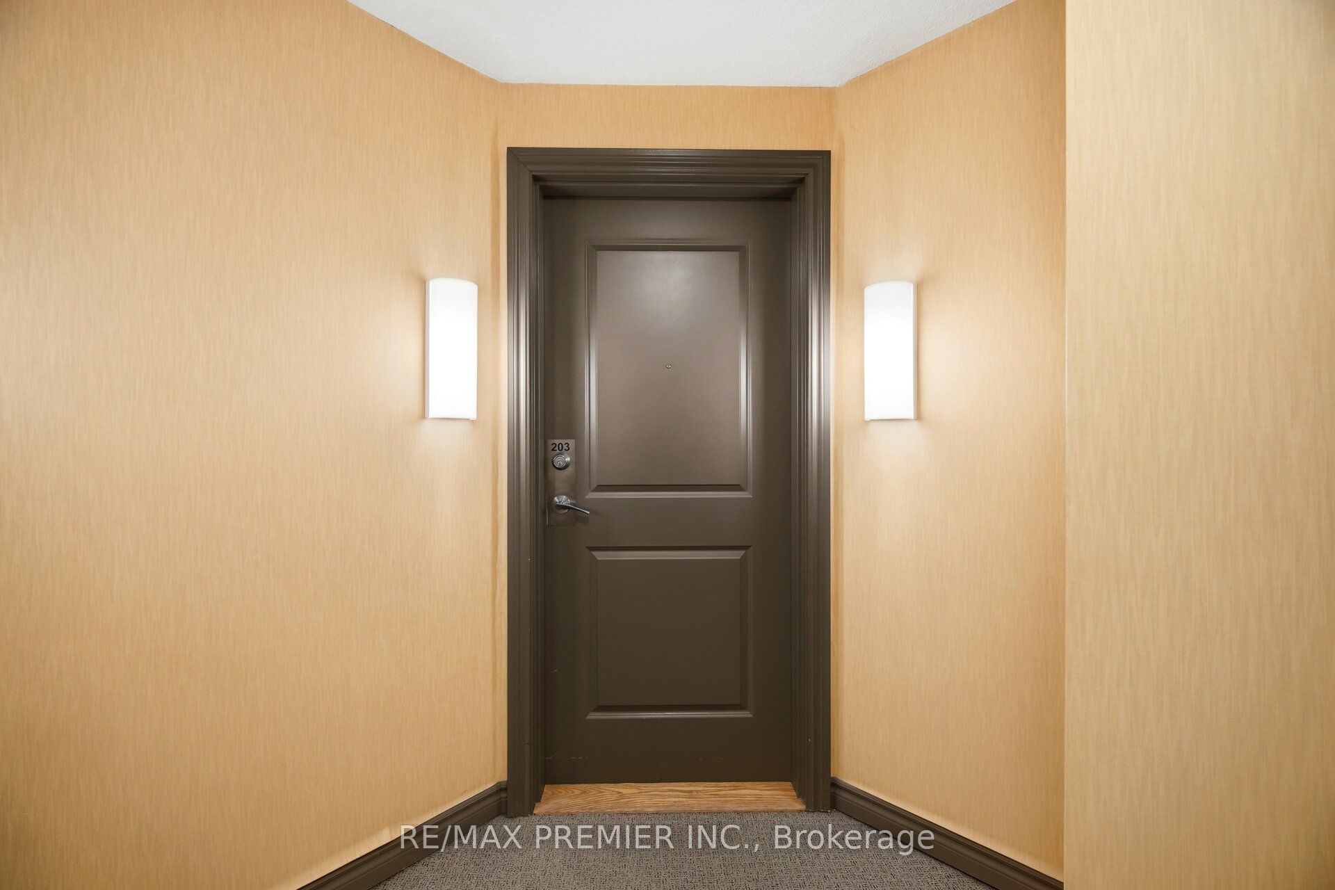 7730 Kipling Avenue 203, Vaughan, ON L4L 1Y9 photo 5