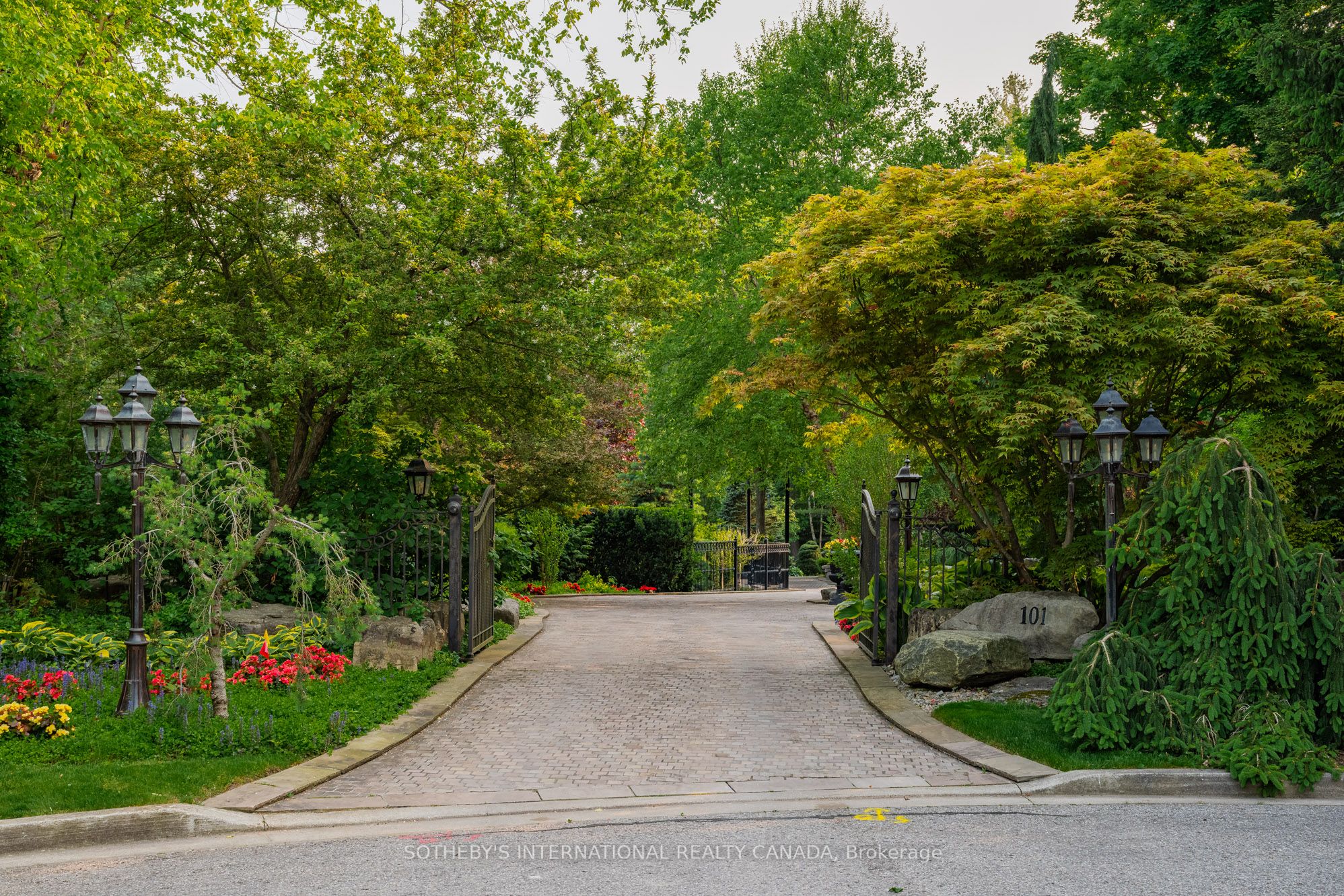 101 Paula Court, Vaughan, ON L0J 1C0 photo 4