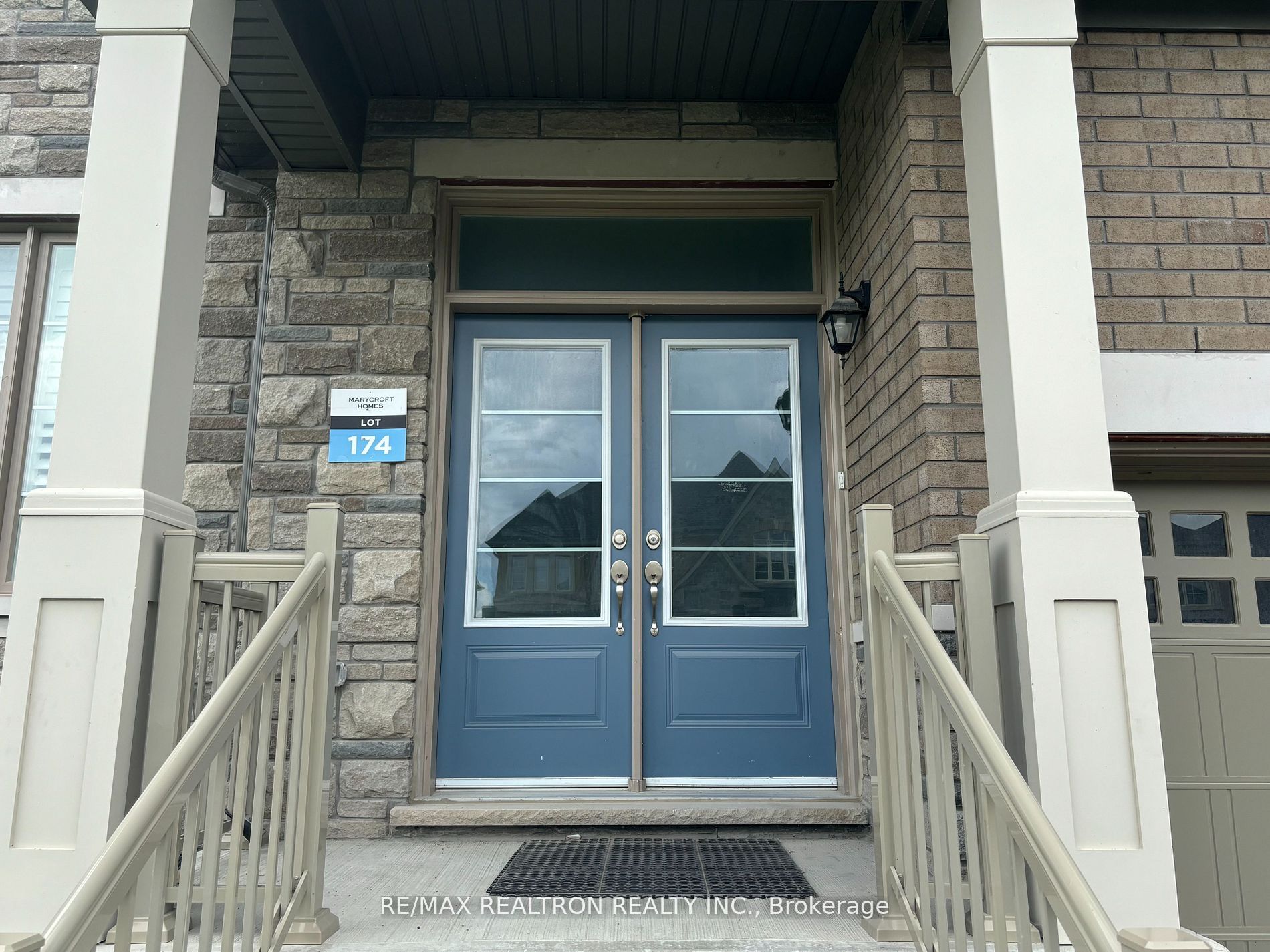 11 Father Muckle Avenue, Georgina, ON L4P 0S4 photo 4