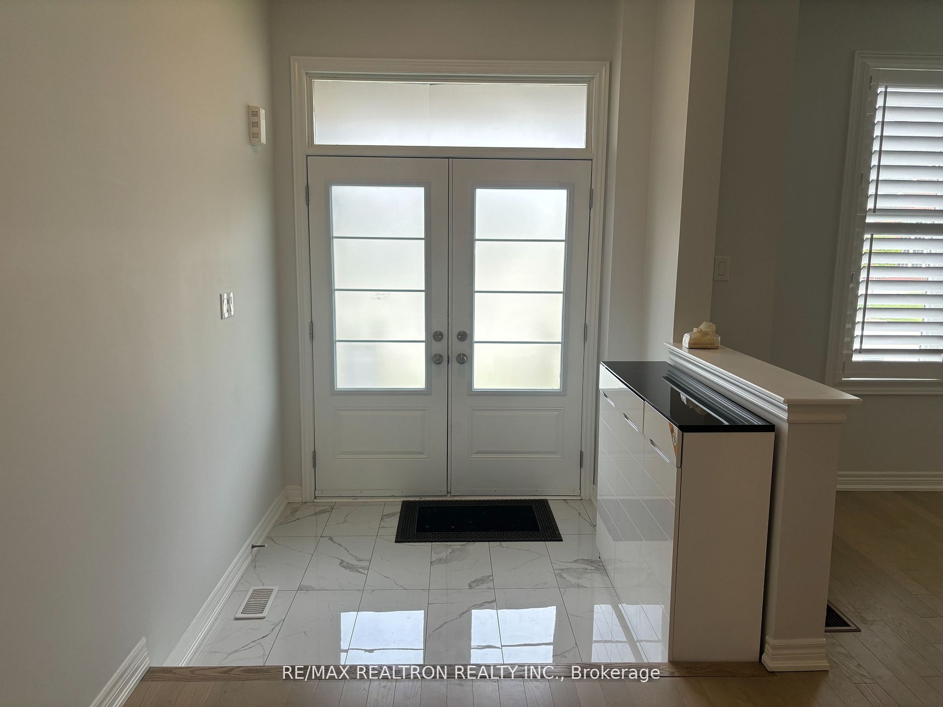 11 Father Muckle Avenue, Georgina, ON L4P 0S4 photo 5