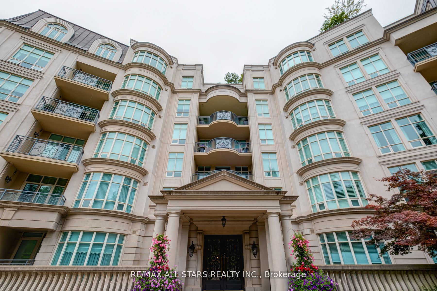 7071 Bayview Avenue 211, Markham, ON L3T 7Y8