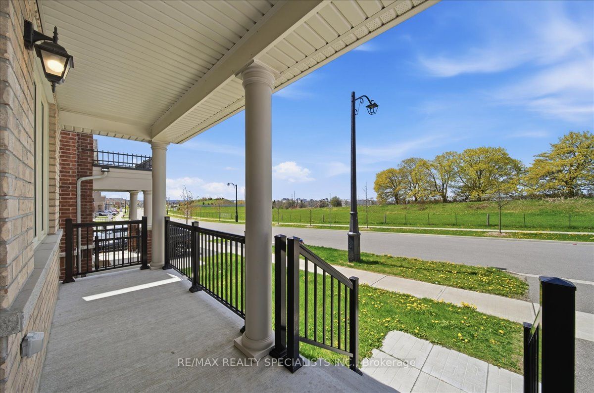 1033 Langford Boulevard, Bradford West Gwillimbury, ON L3Z 4K9 photo 3