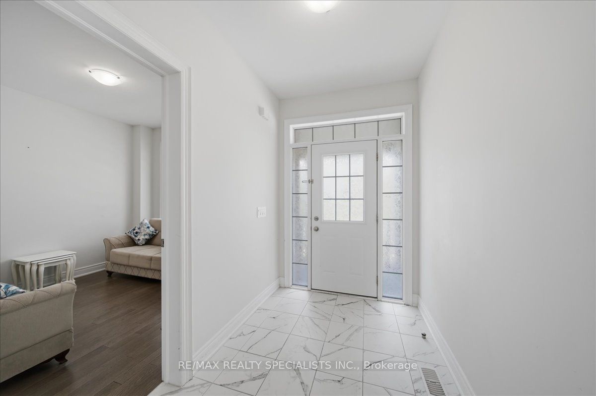 1033 Langford Boulevard, Bradford West Gwillimbury, ON L3Z 4K9 photo 4