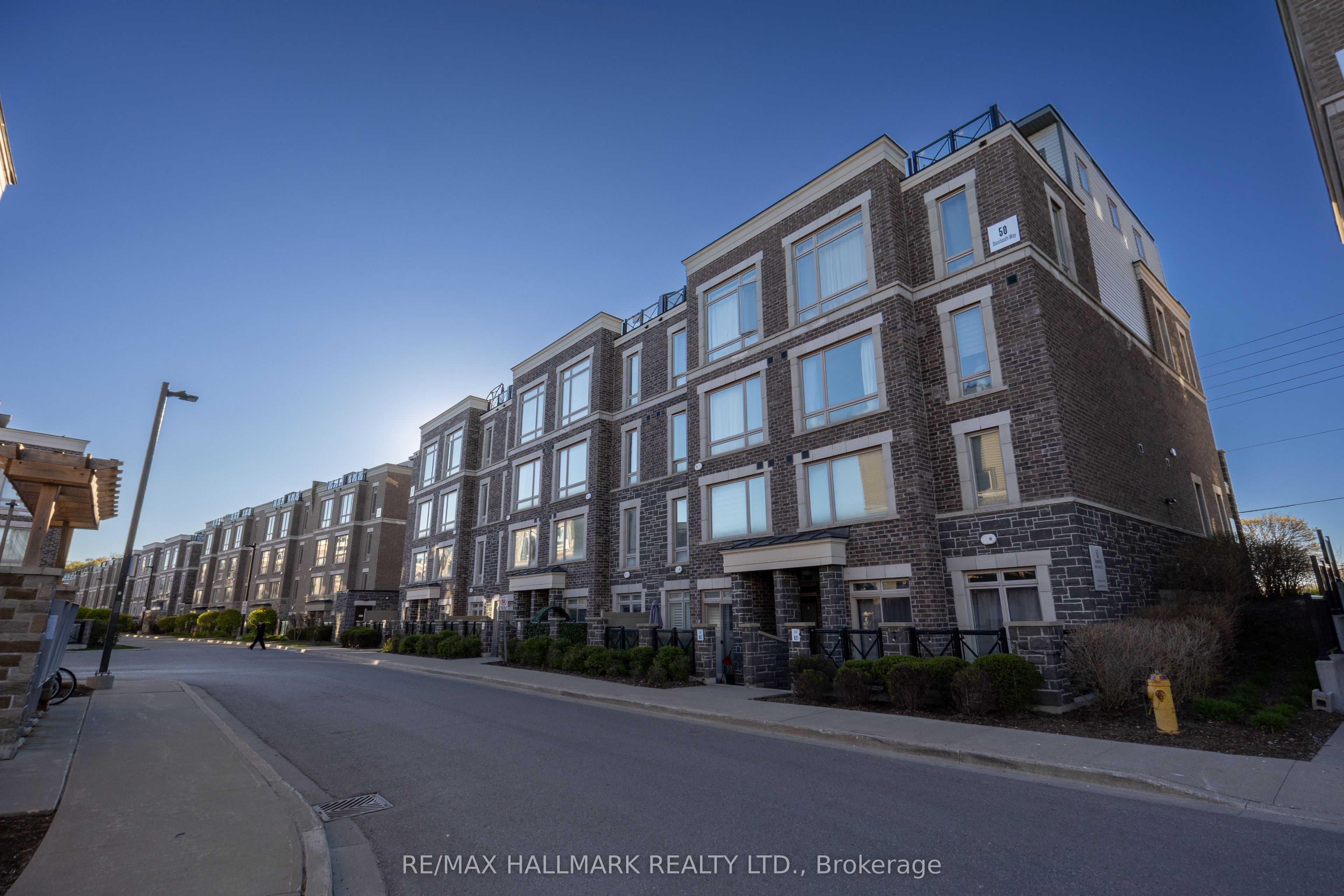 50 Dunsheath Way 609, Markham, ON L6B 1N3