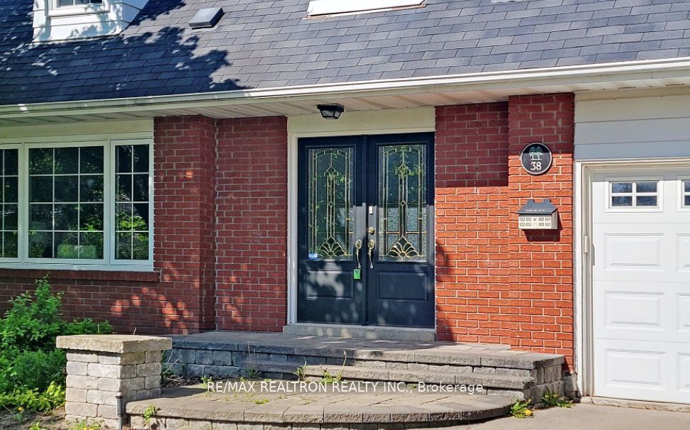 38 Chant Crescent, Markham, ON L3R 1Y8 photo 3