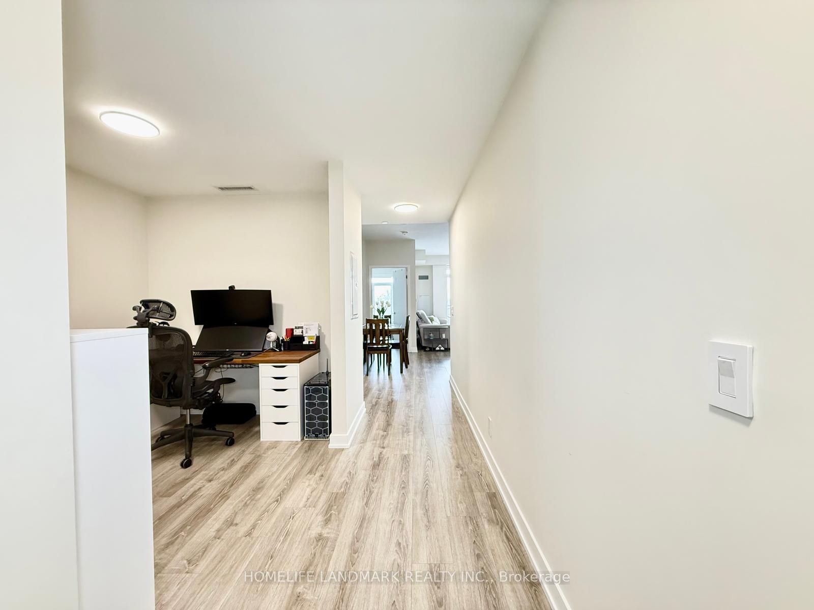 6235 Main Street 415, Whitchurch-Stouffville, ON L4A 4J3 photo 4
