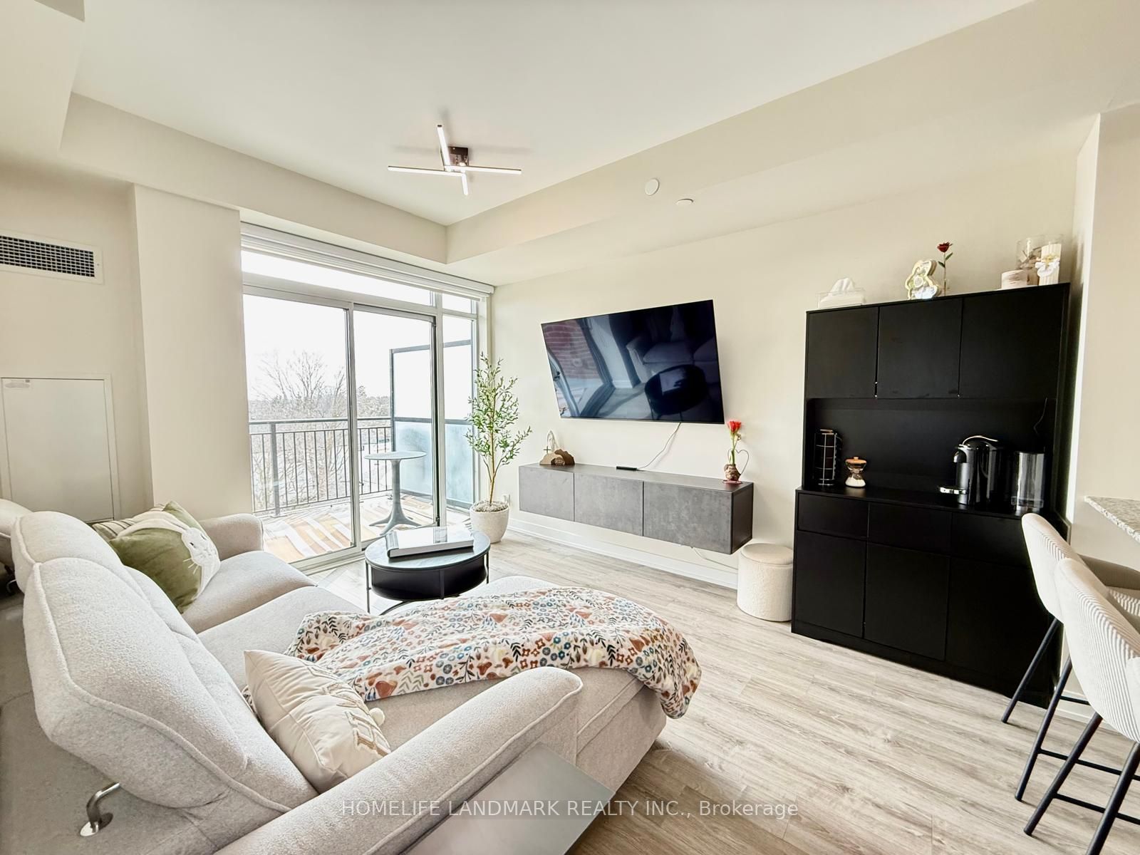 6235 Main Street 415, Whitchurch-Stouffville, ON L4A 4J3 photo 5