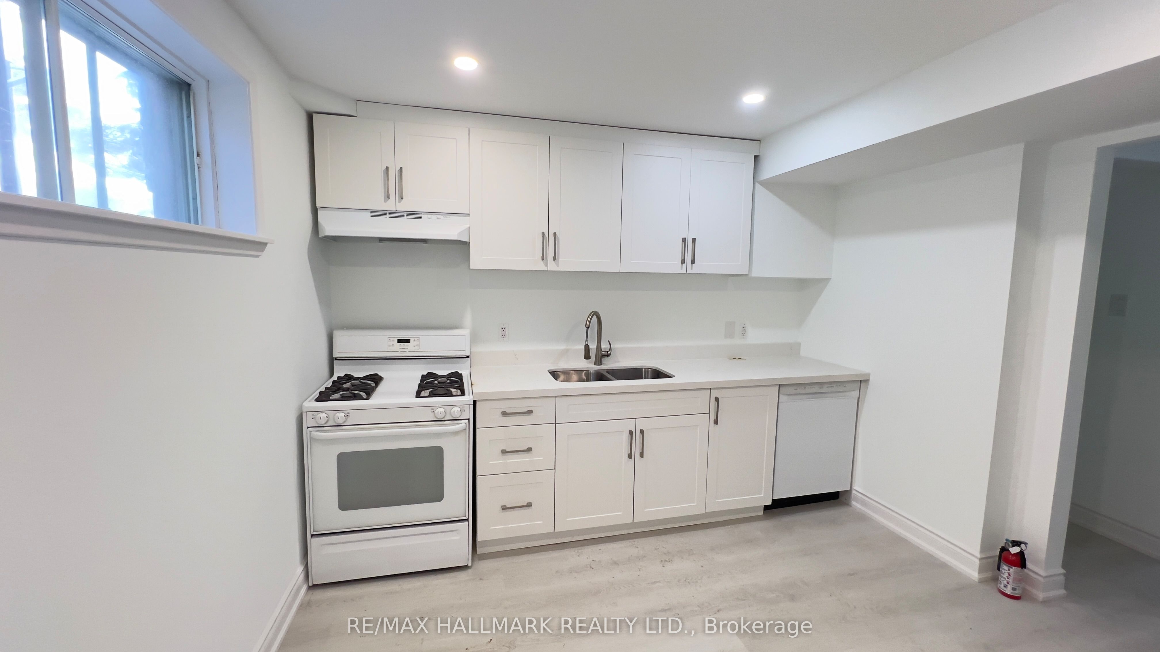 131 Southview Drive Basement, Vaughan, ON L4K 2K9 photo 2
